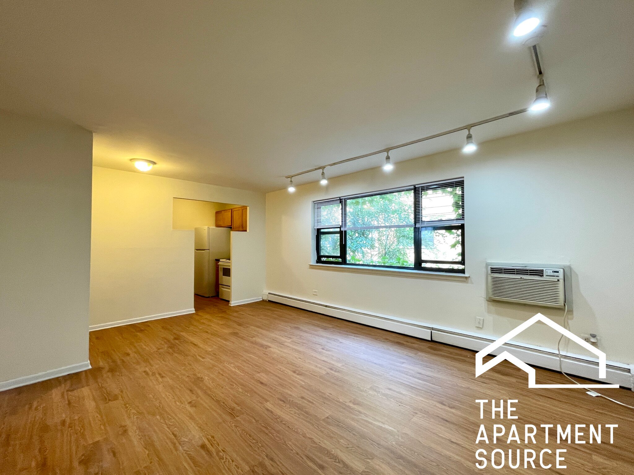 Chicago Apartment: 6002 North Kenmore