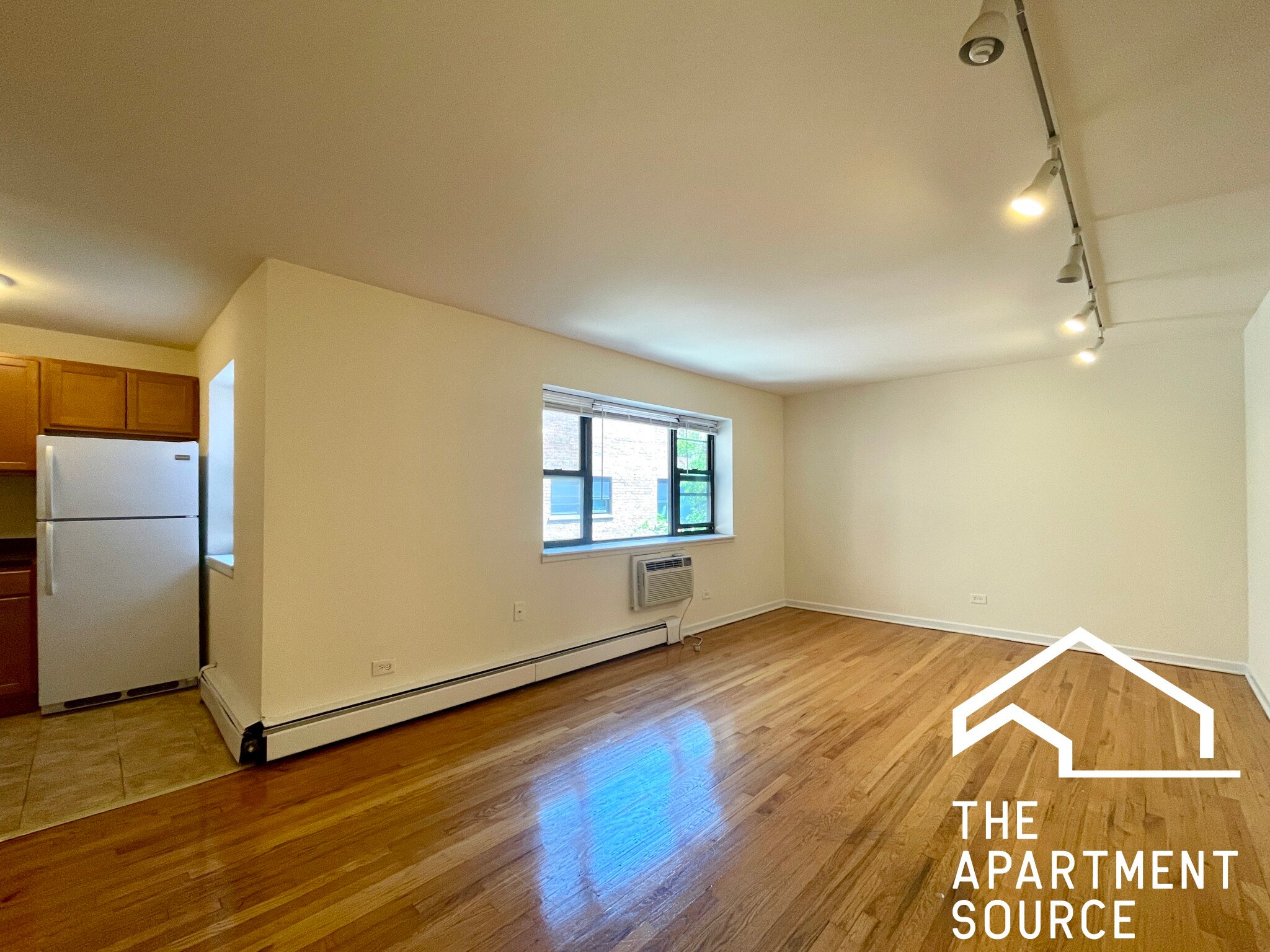 Chicago Apartment: 6006 North Kenmore