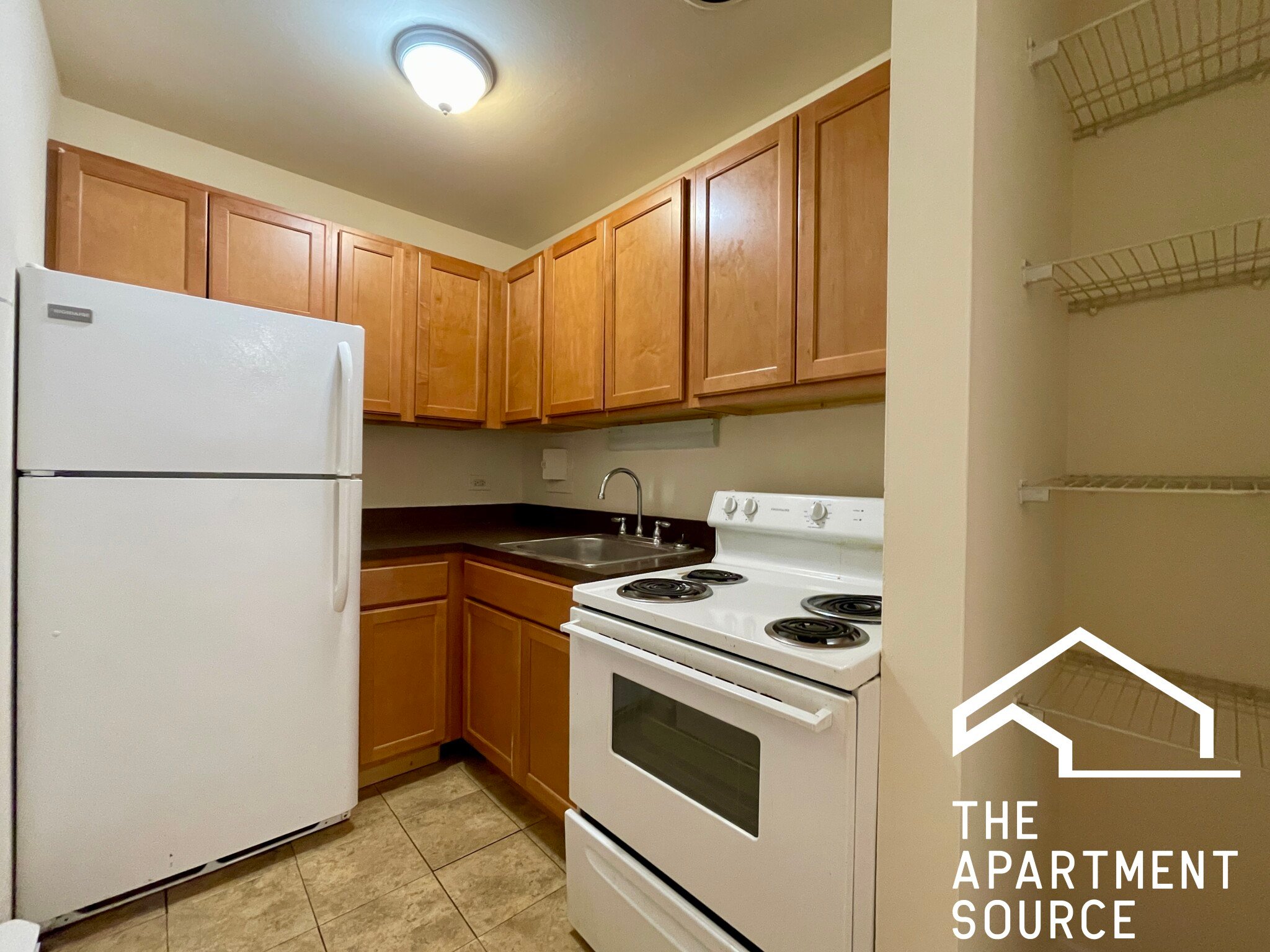 Chicago Apartment: 6006 North Kenmore