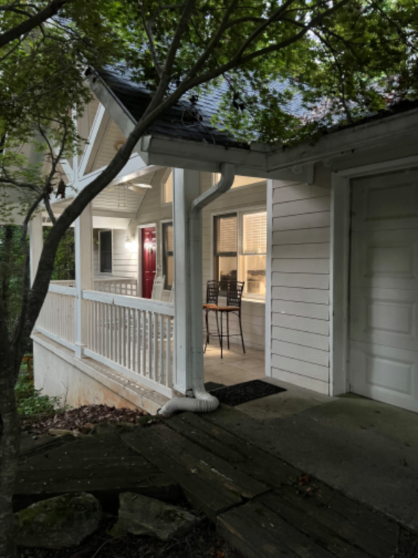 Dawsonville Single Room: 136 Hickory Hills Dr