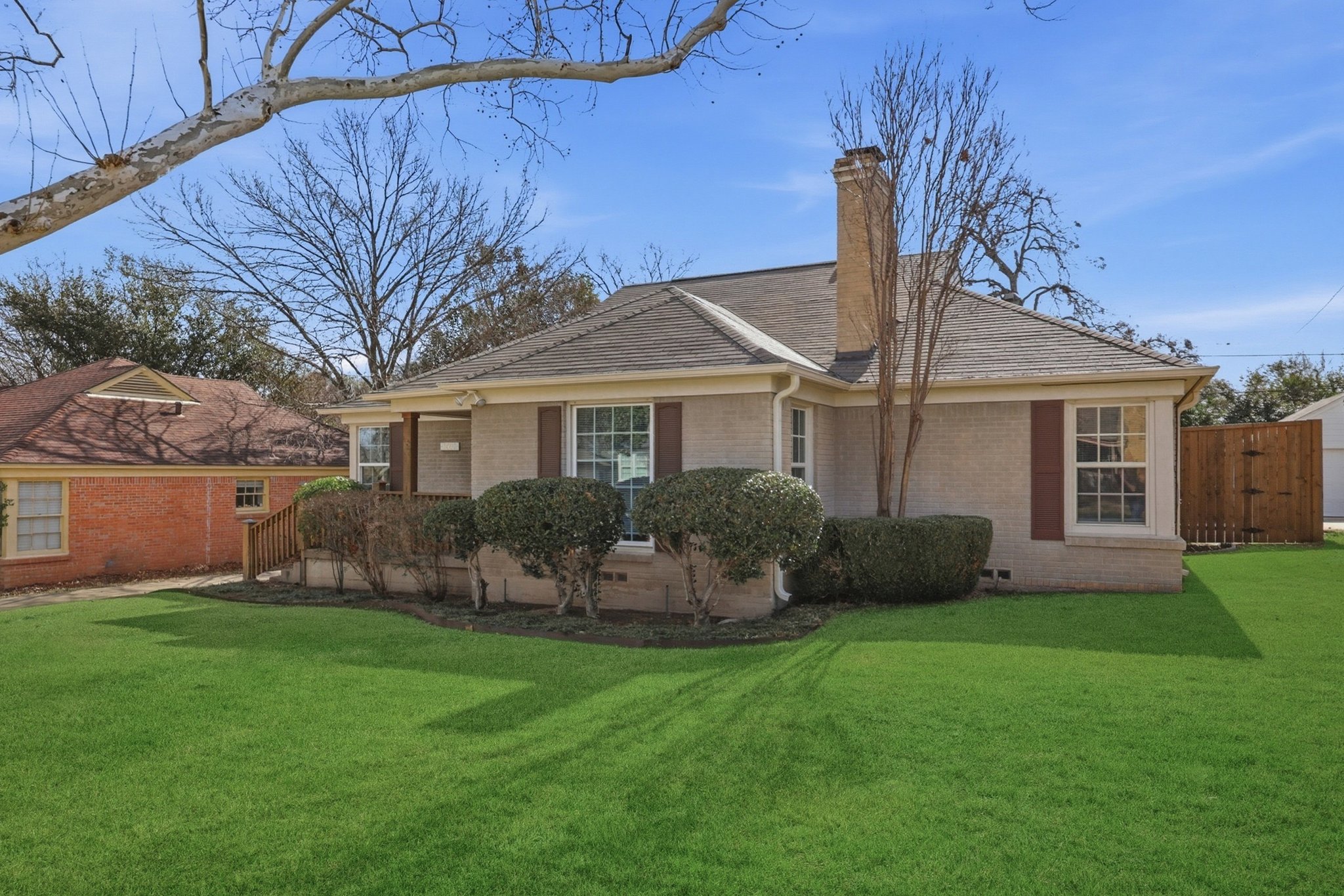 Fort Worth House: 3601 Rogers Ave