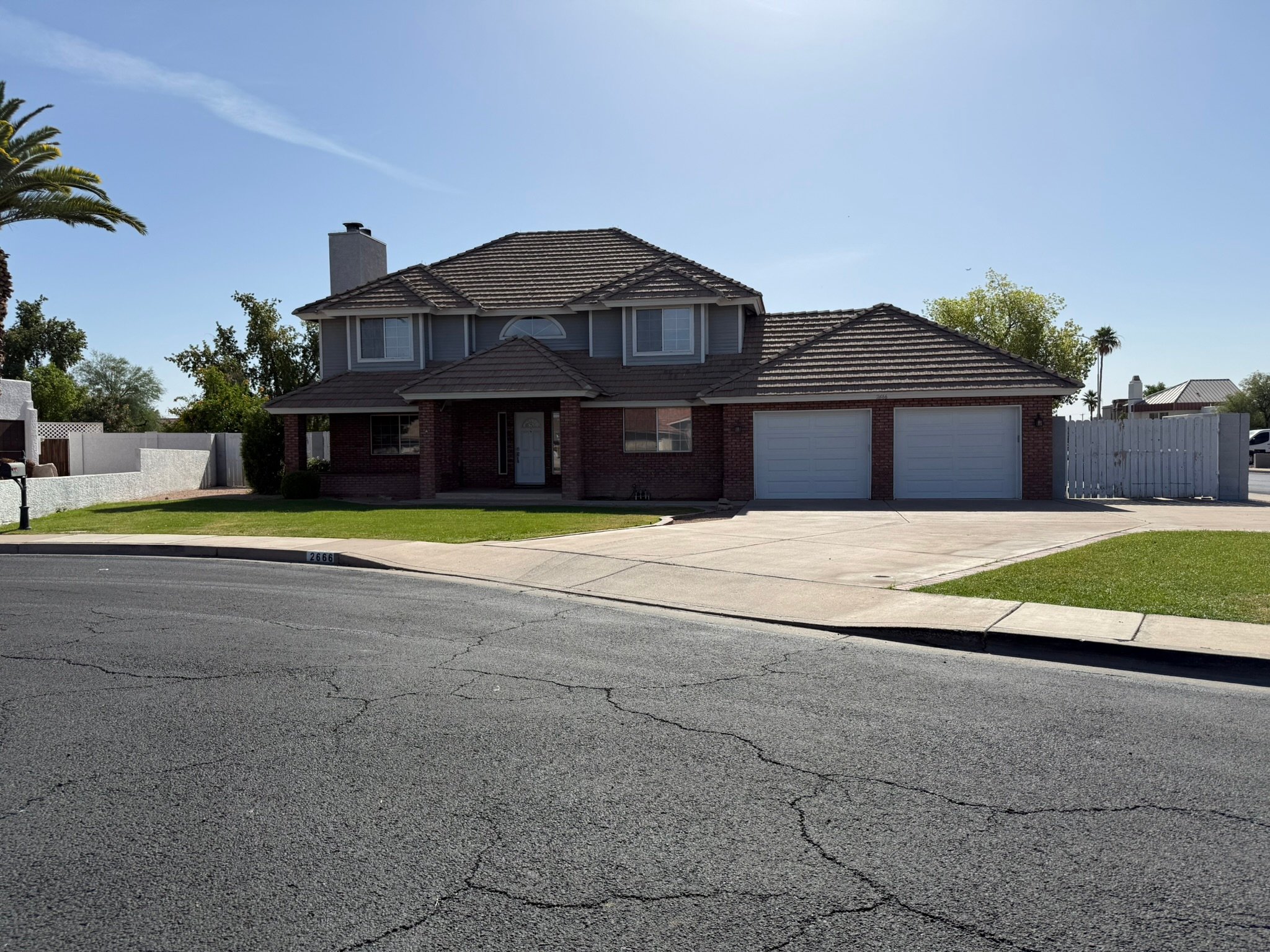 Mesa House: 2666 E Hope St