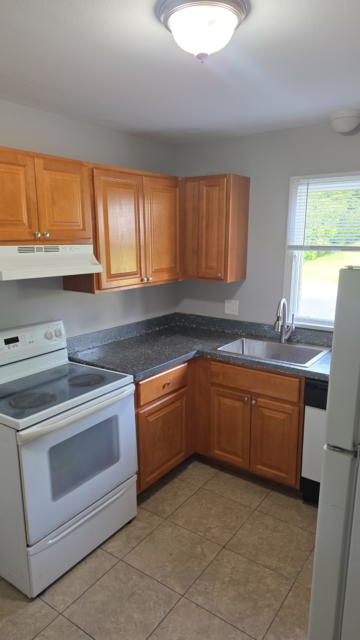 Waterbury Apartment: 40 Whitewood Road
