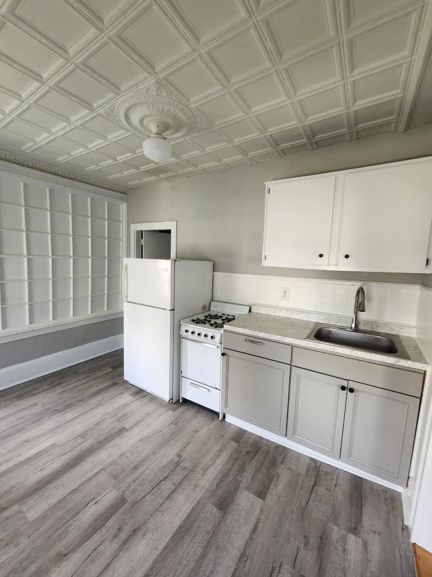 Auburn Apartment: 243 Main St