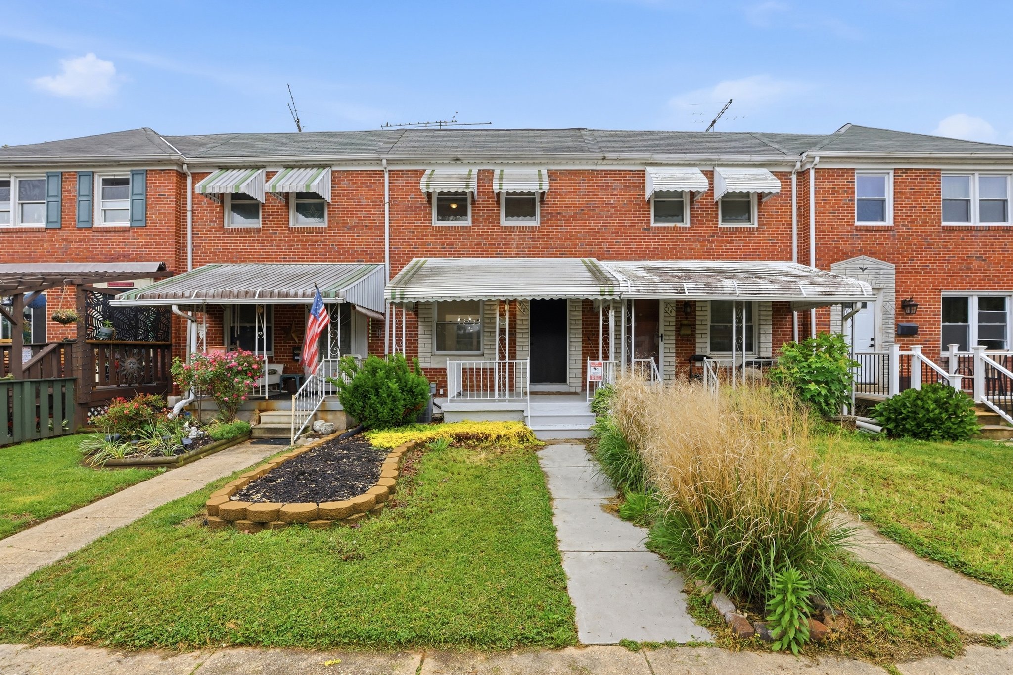Middle River Townhome: 318 Grovethorn Road