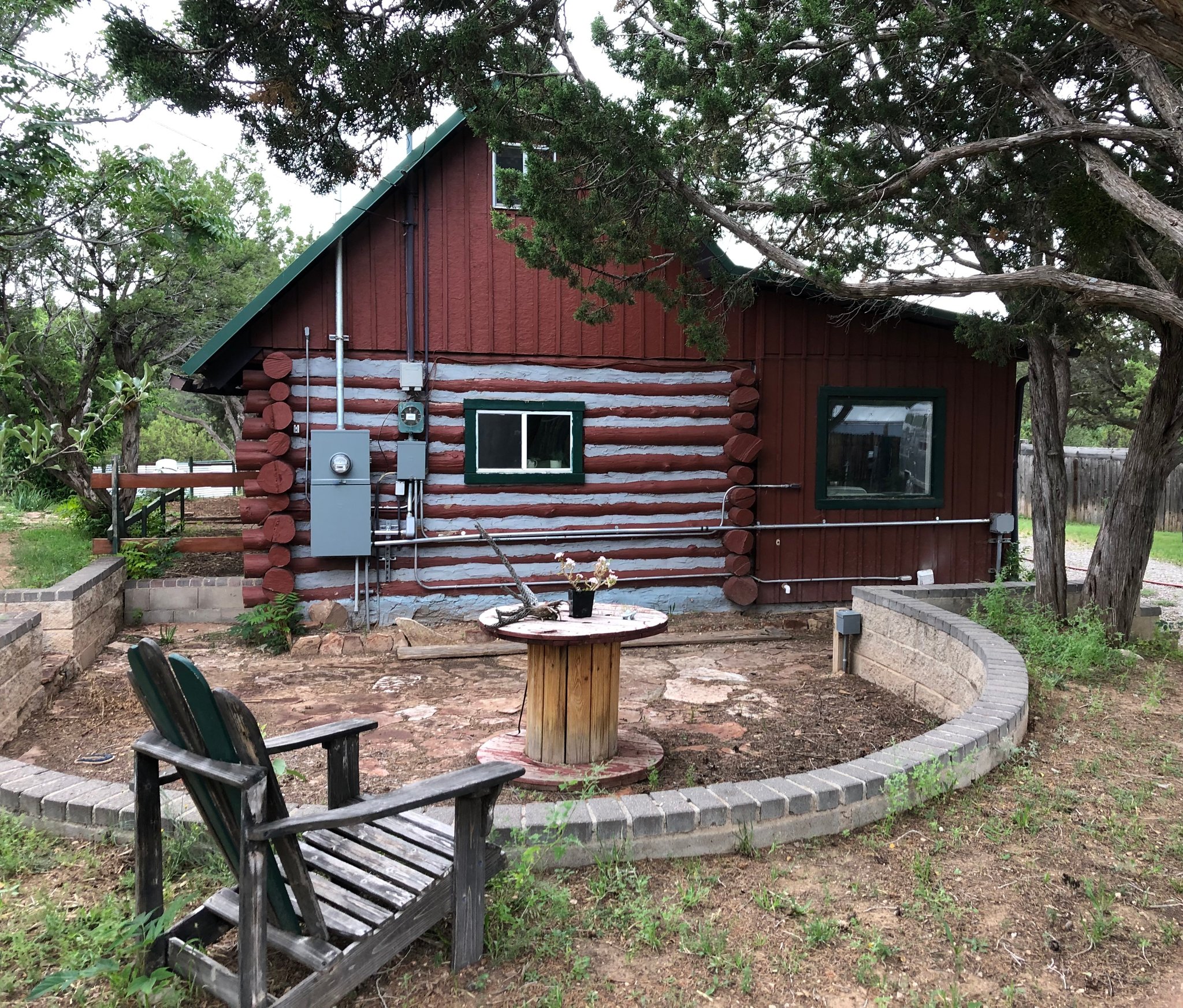 Edgewood House: 108 Mackanal Ln