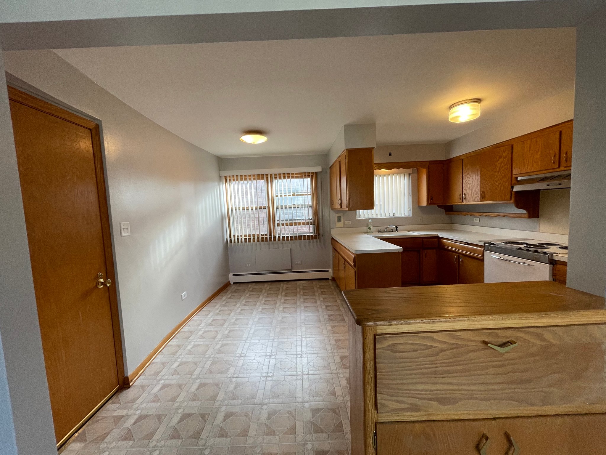 Berwyn Apartment: 3103-7 Harlem Ave