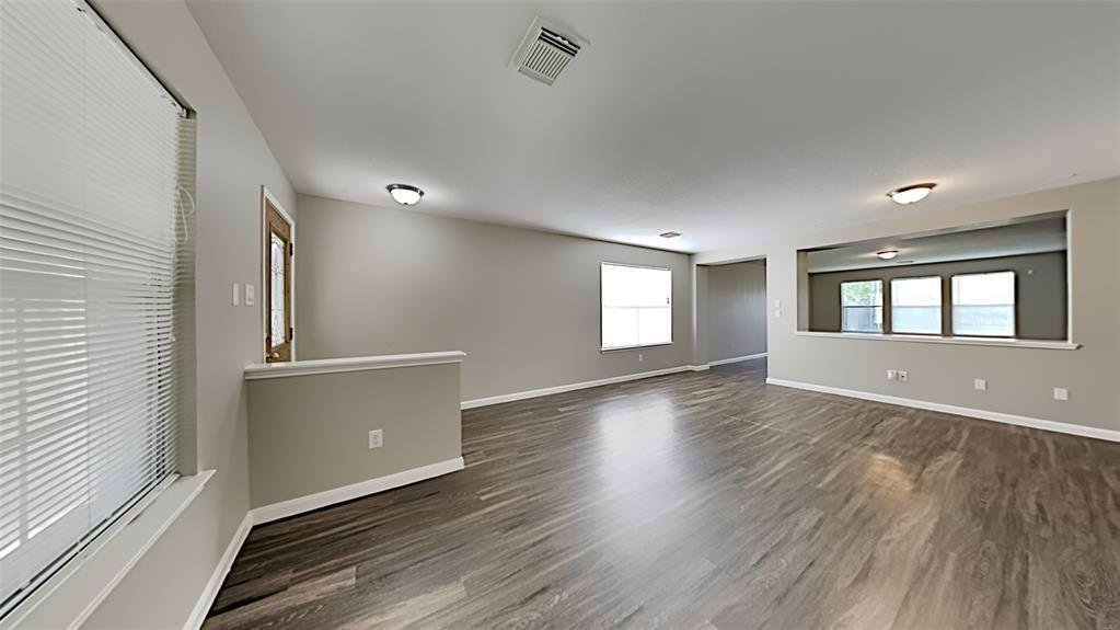 Houston House: 15406 Lynford Crest Dr
