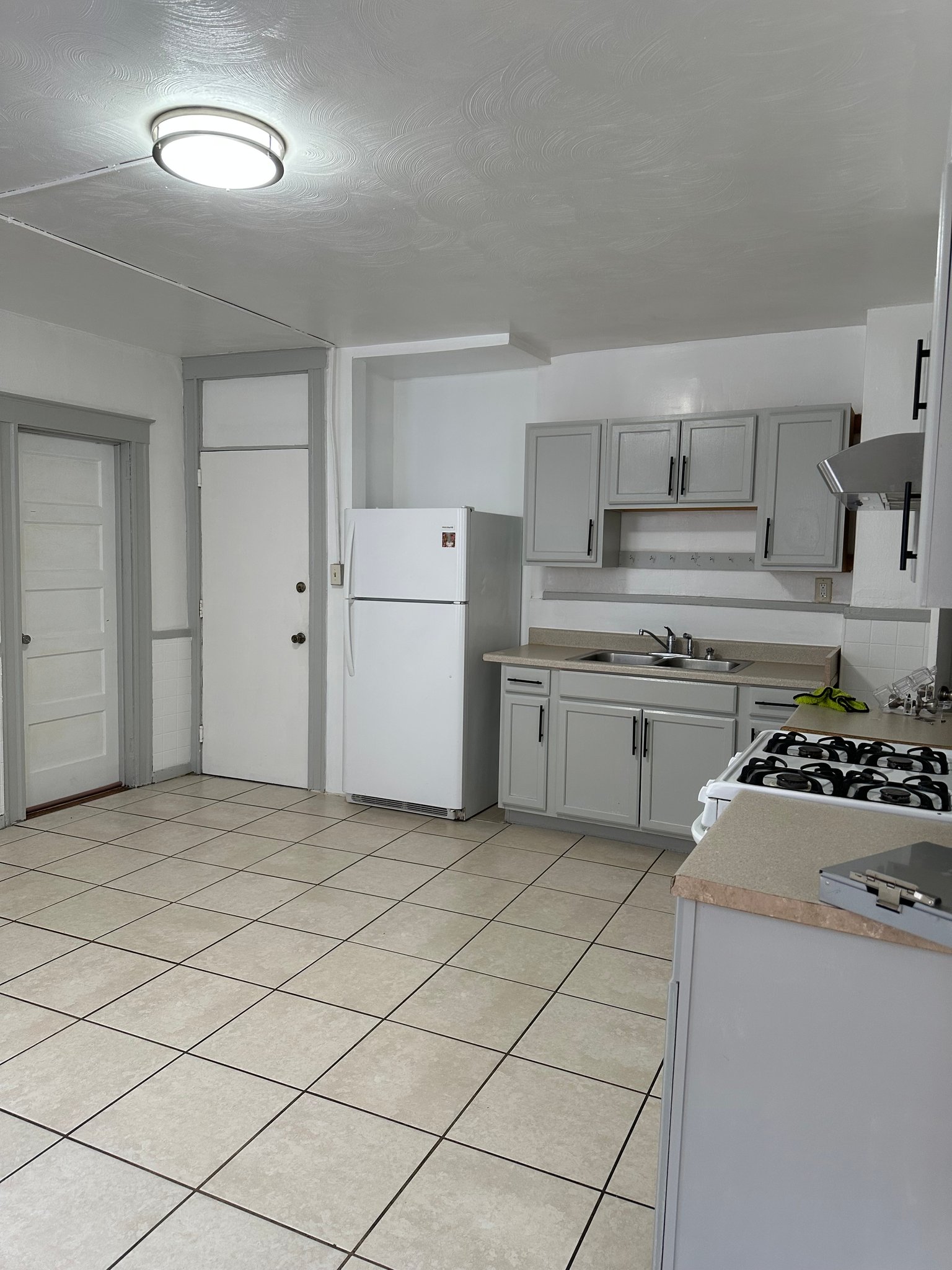 New Britain Apartment: 37 Lyman St