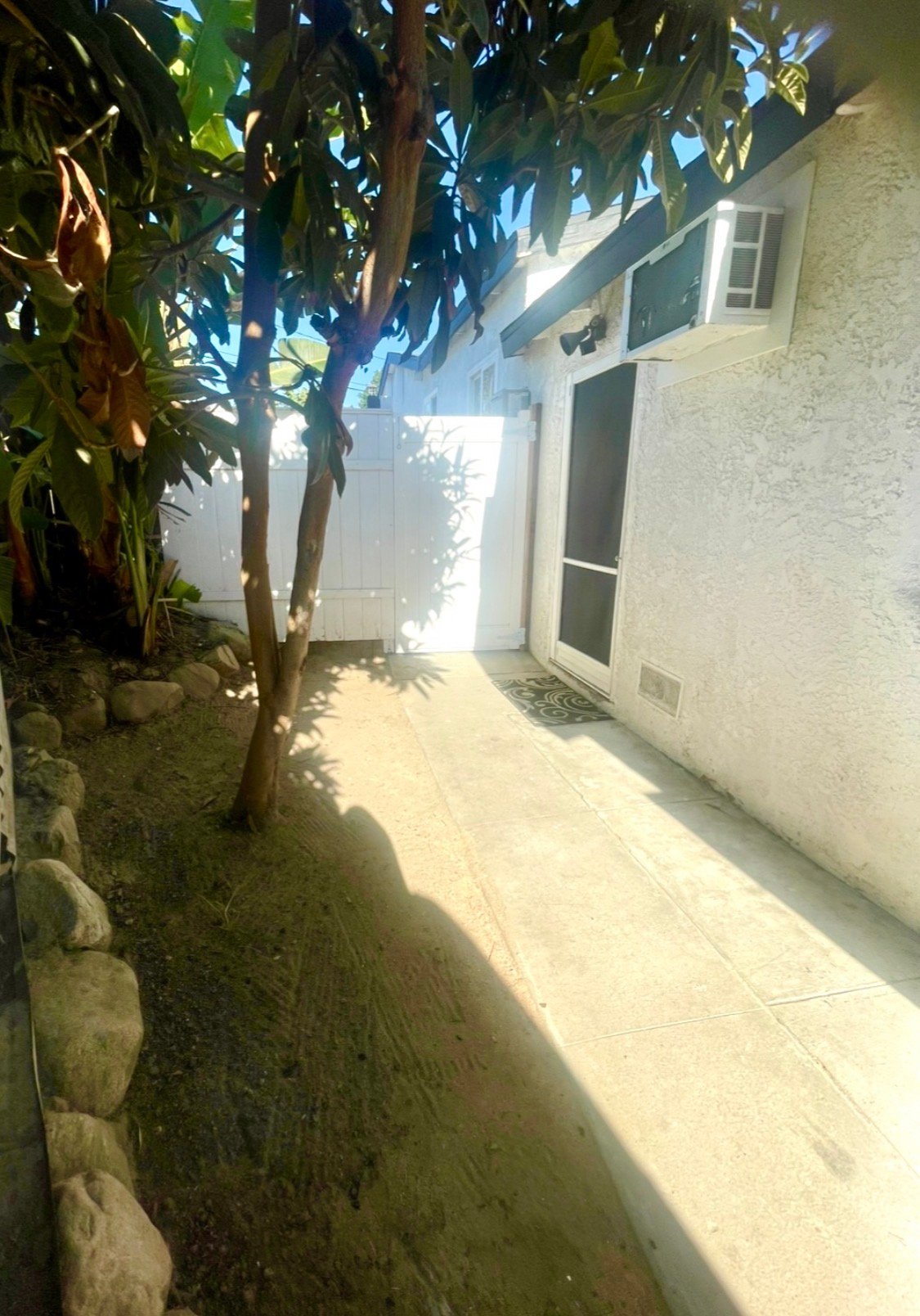 Fullerton House: 413 N Orange Ave