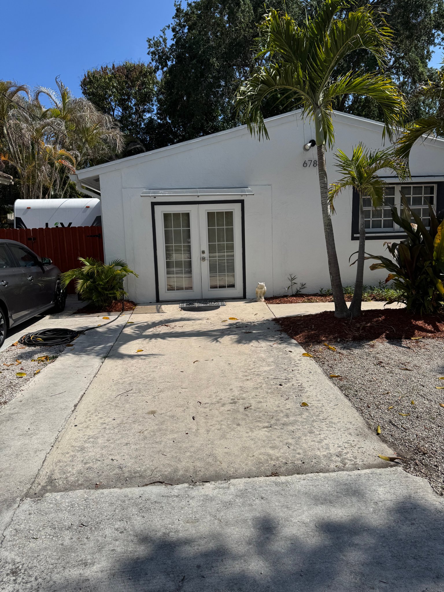 Jupiter House: 6784 Church St