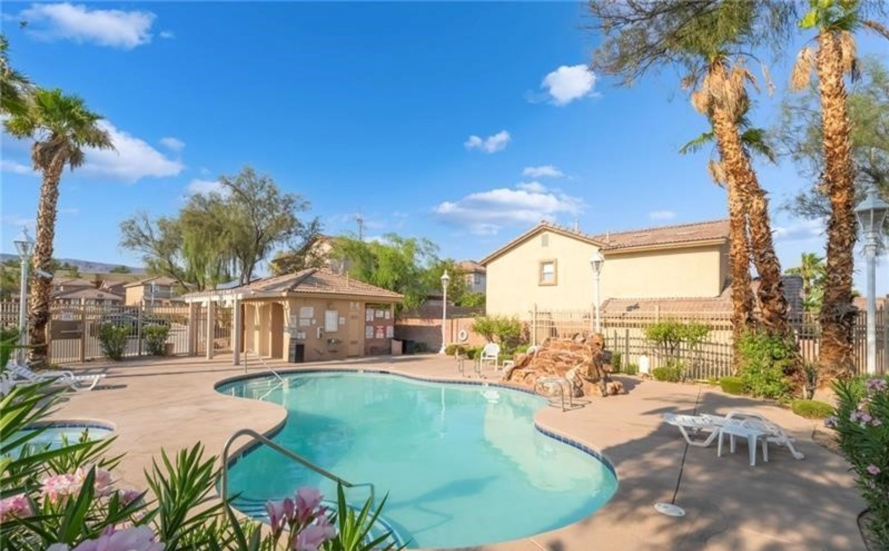 Henderson House: 134 Samantha Rose Street