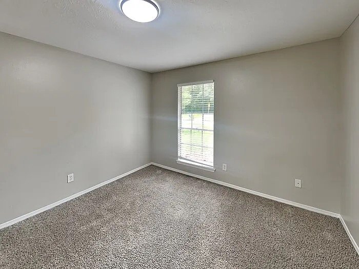 Kingwood House: 3327 Sycamore Springs Dr