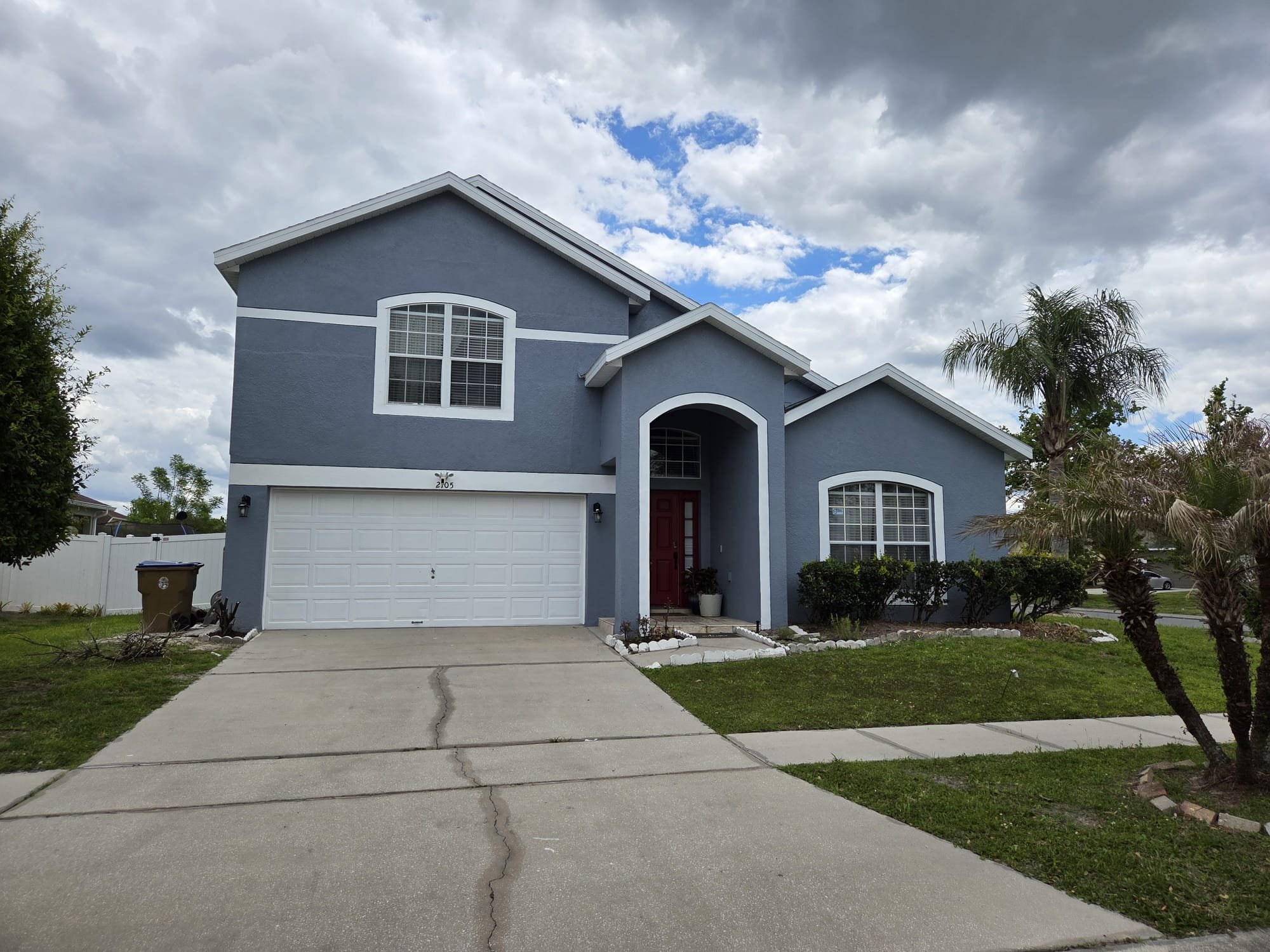 Kissimmee House: 2105 Woodsedge Dr