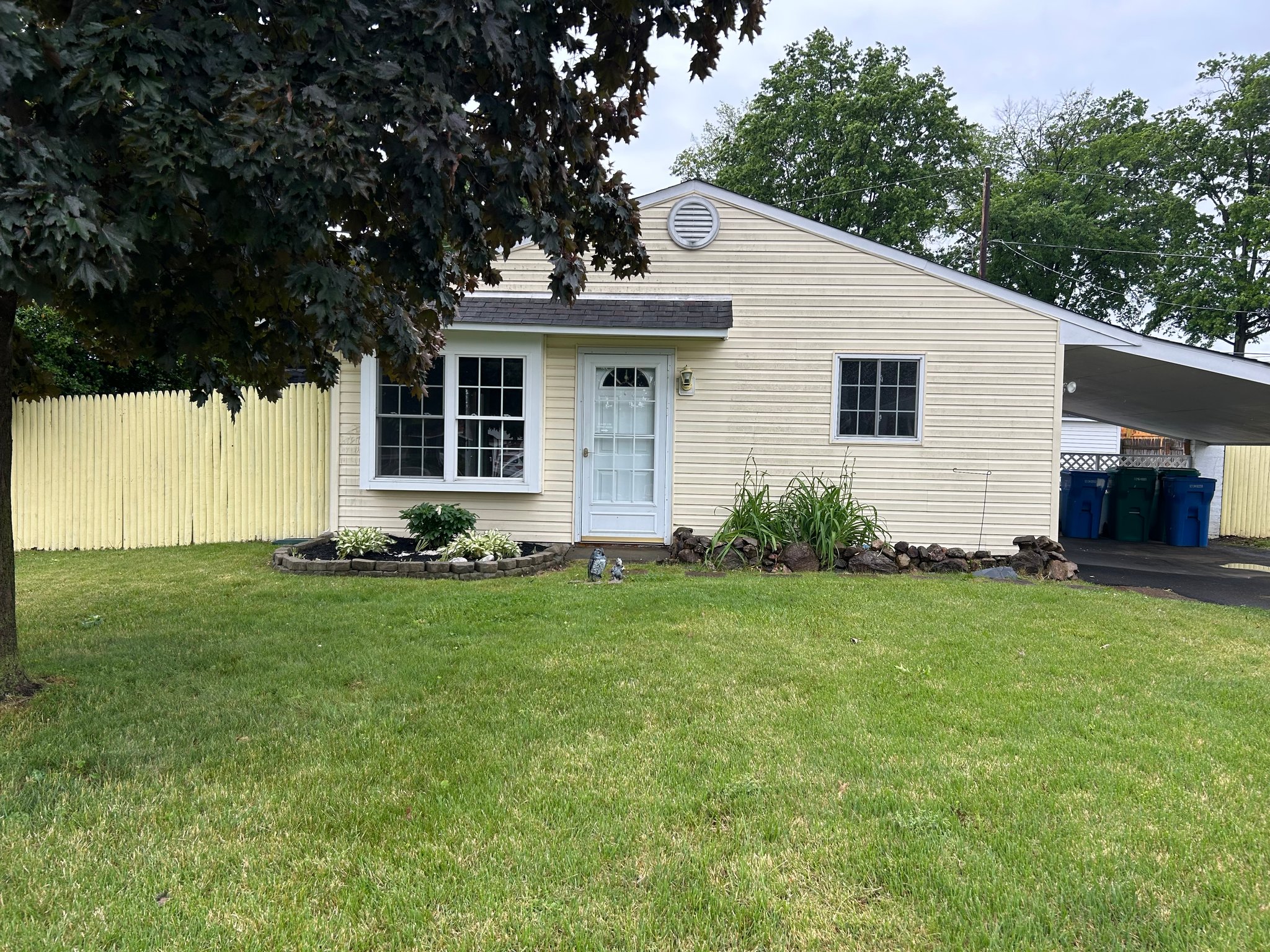 Levittown House: 19 Goodturn Rd