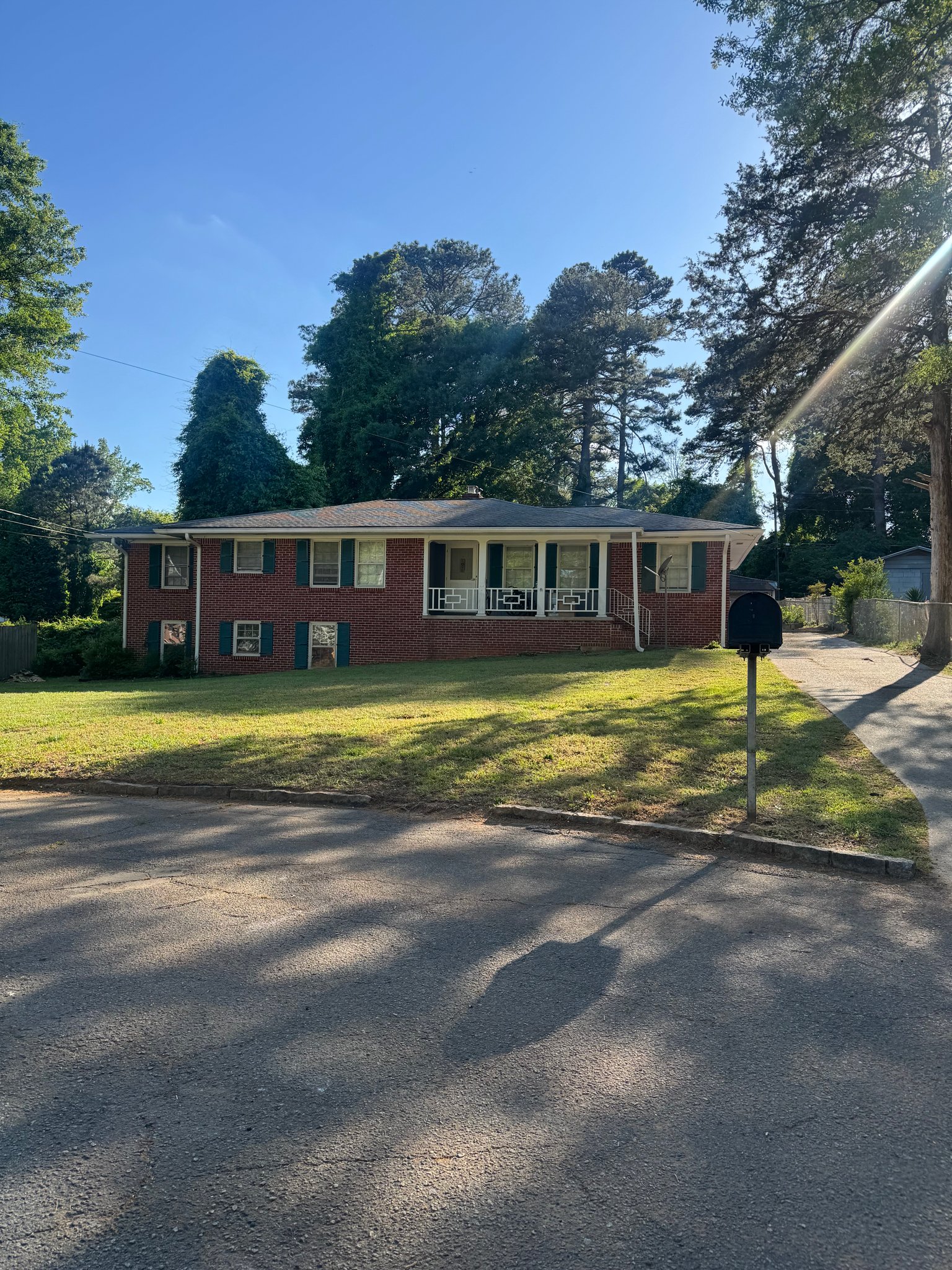 Tucker House: 2164 Hannah Ln