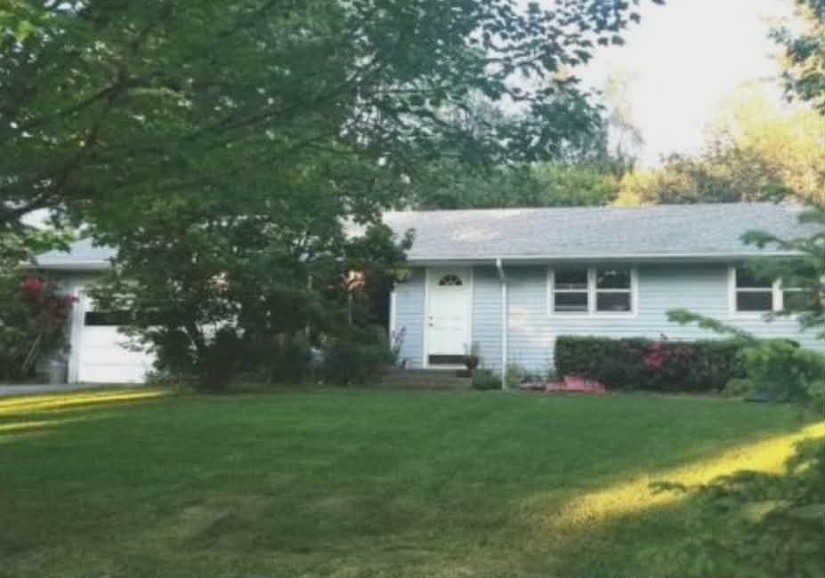 Gresham House: 640 SE Williams Rd