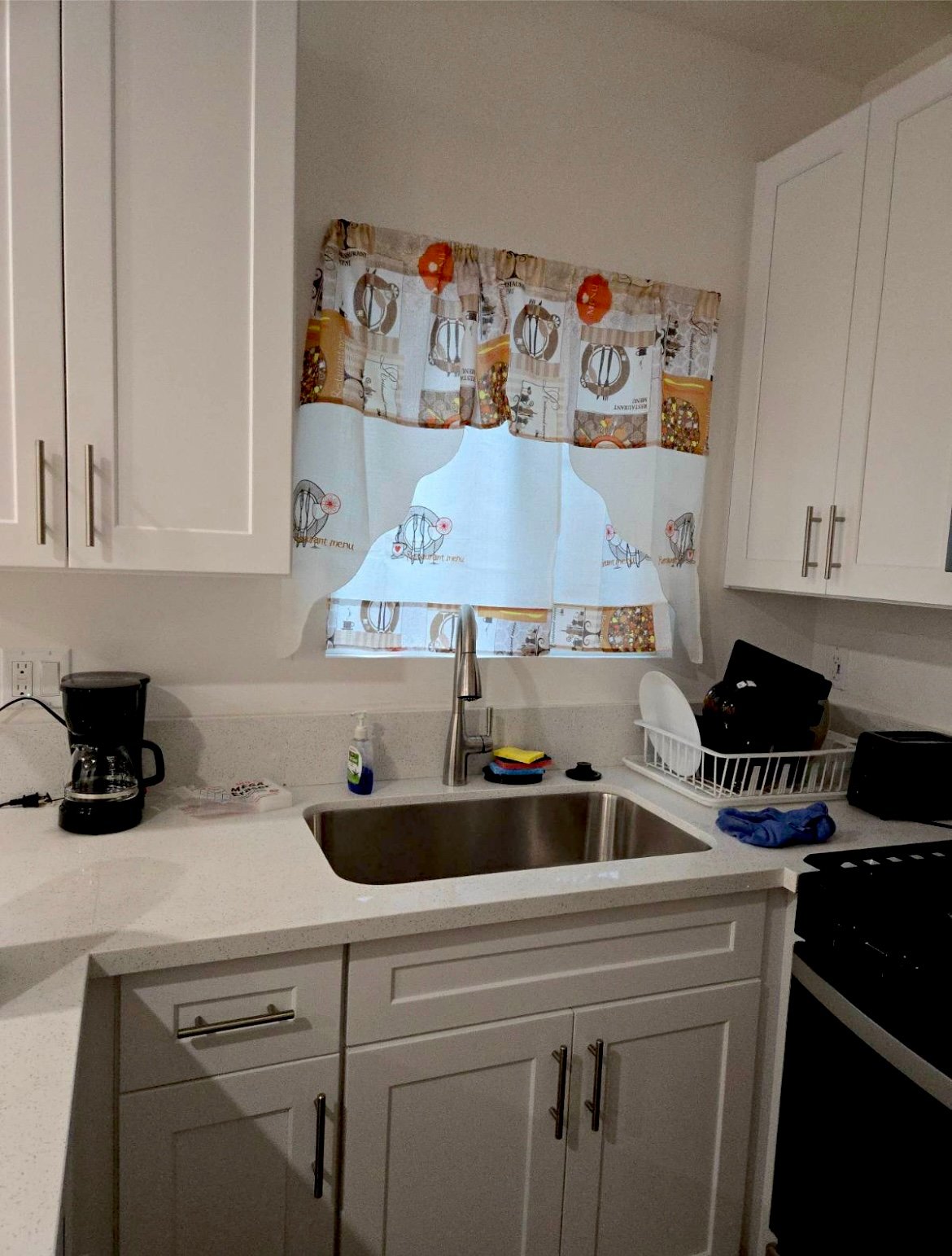 Long Beach Apartment: 1345 E 56th St