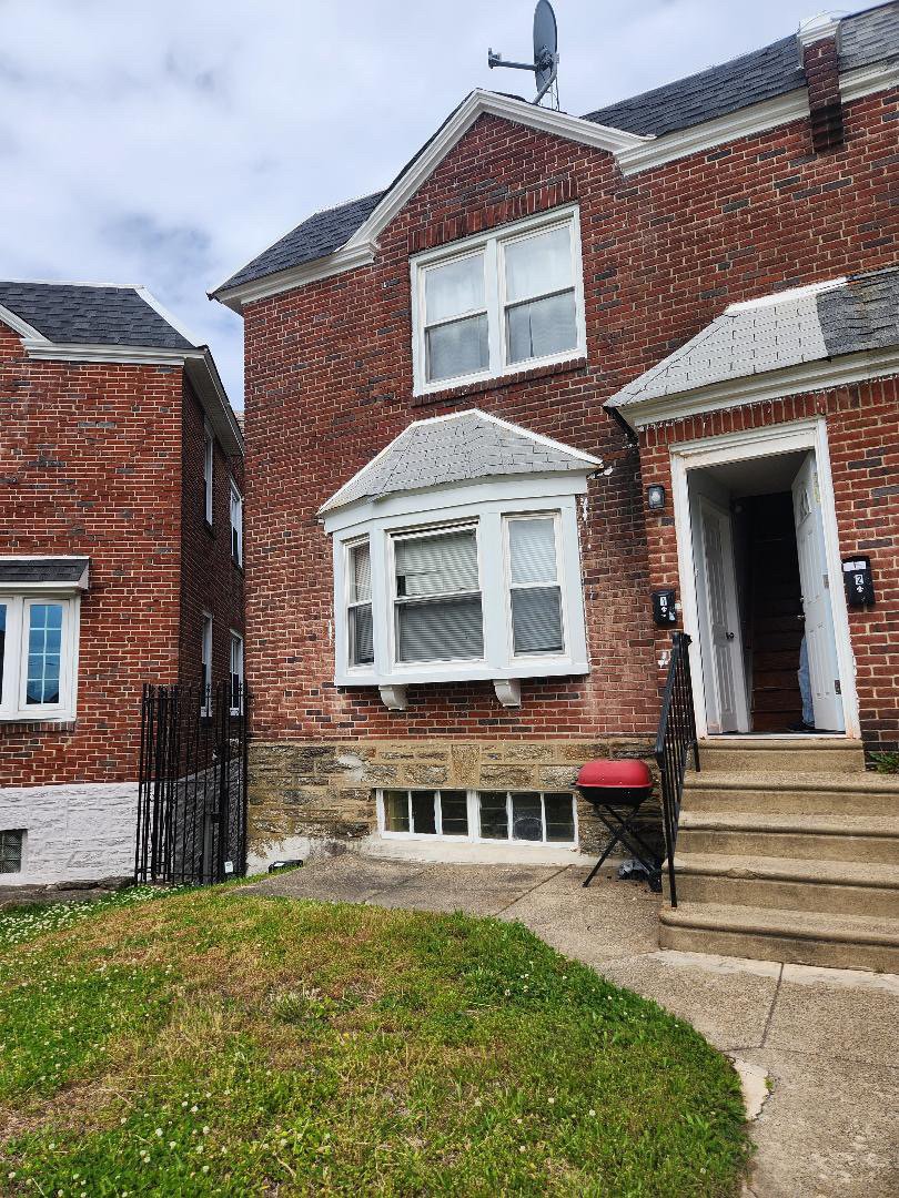Philadelphia Apartment: 2121 Homer St