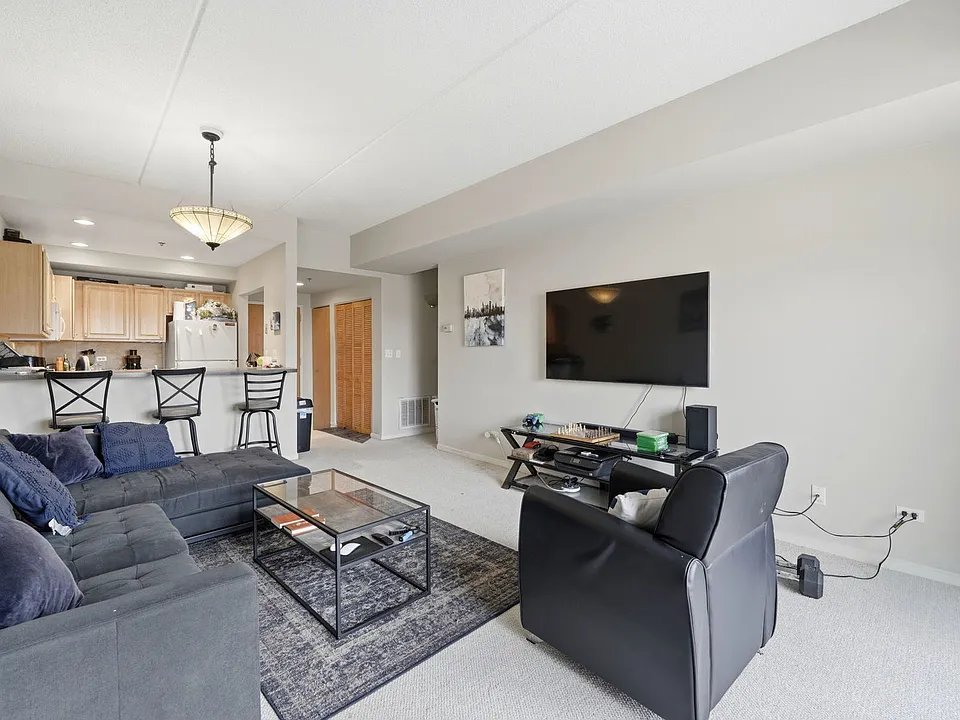 Berwyn Apartment: 6238 26th St Unit 203,