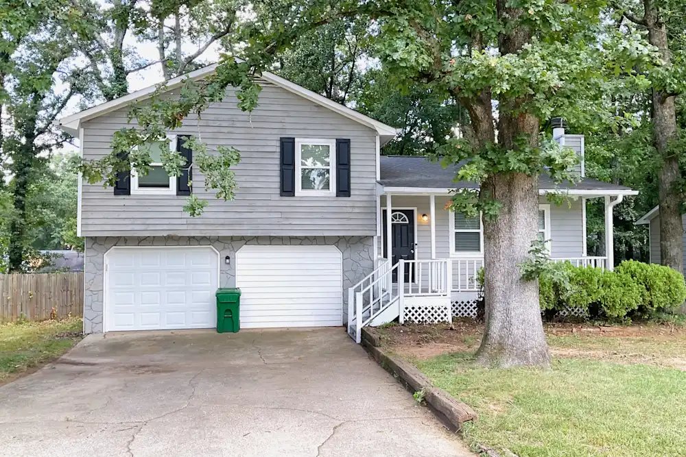 Stone Mountain House: 5370 Zachary Dr