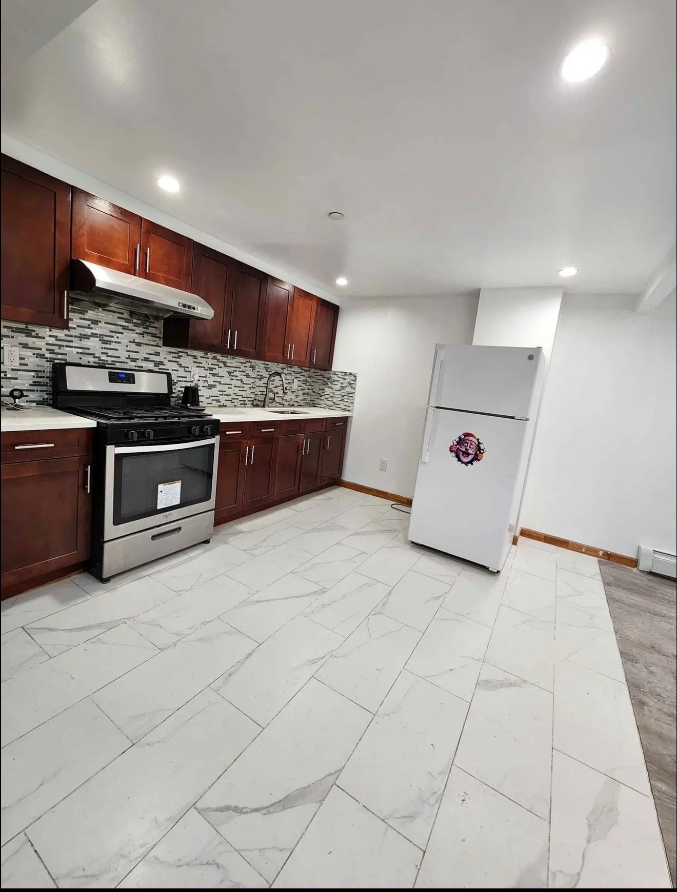 Elmhurst Townhome: 92-09 48th Ave.