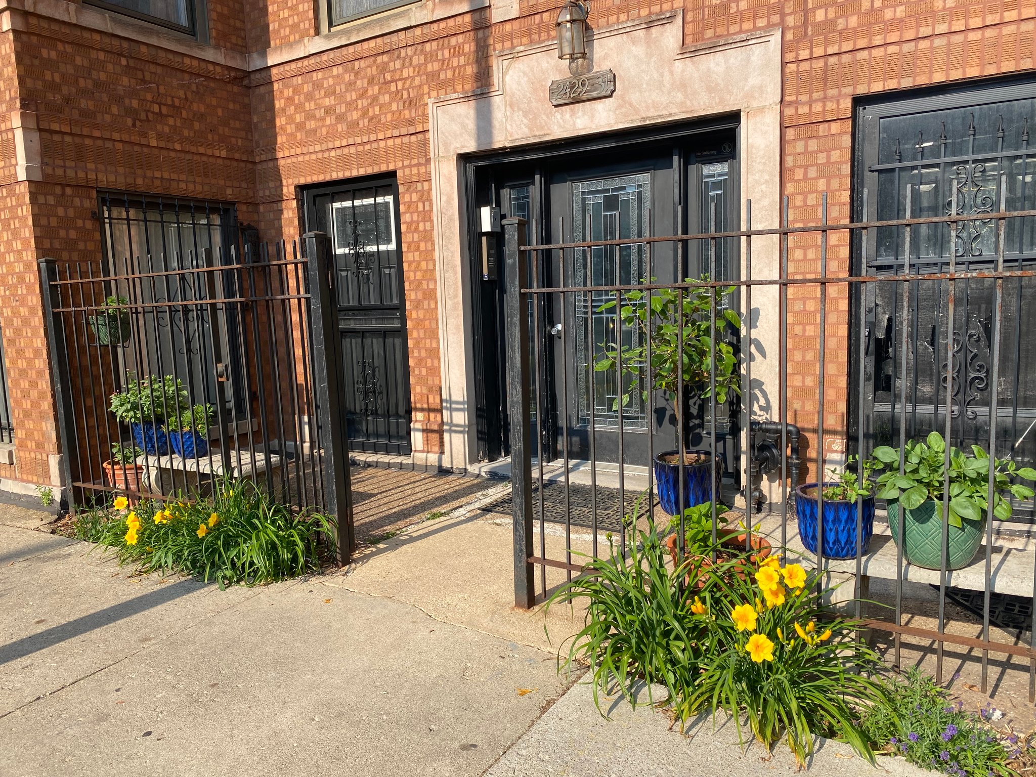 Chicago Condo: 2429 N California Ave