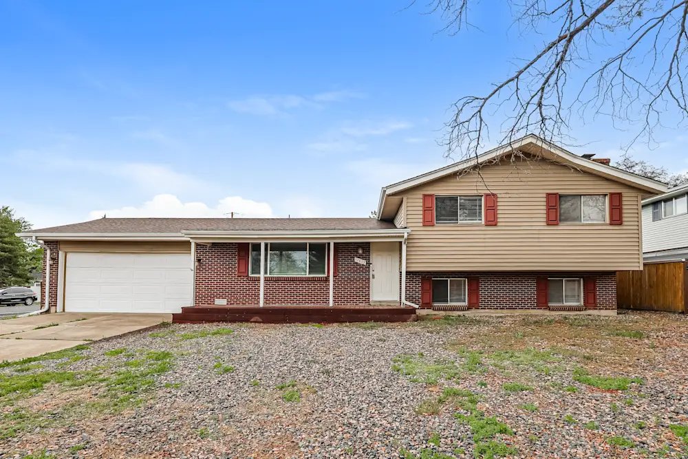 Aurora House: 128256 E Virginia Pl