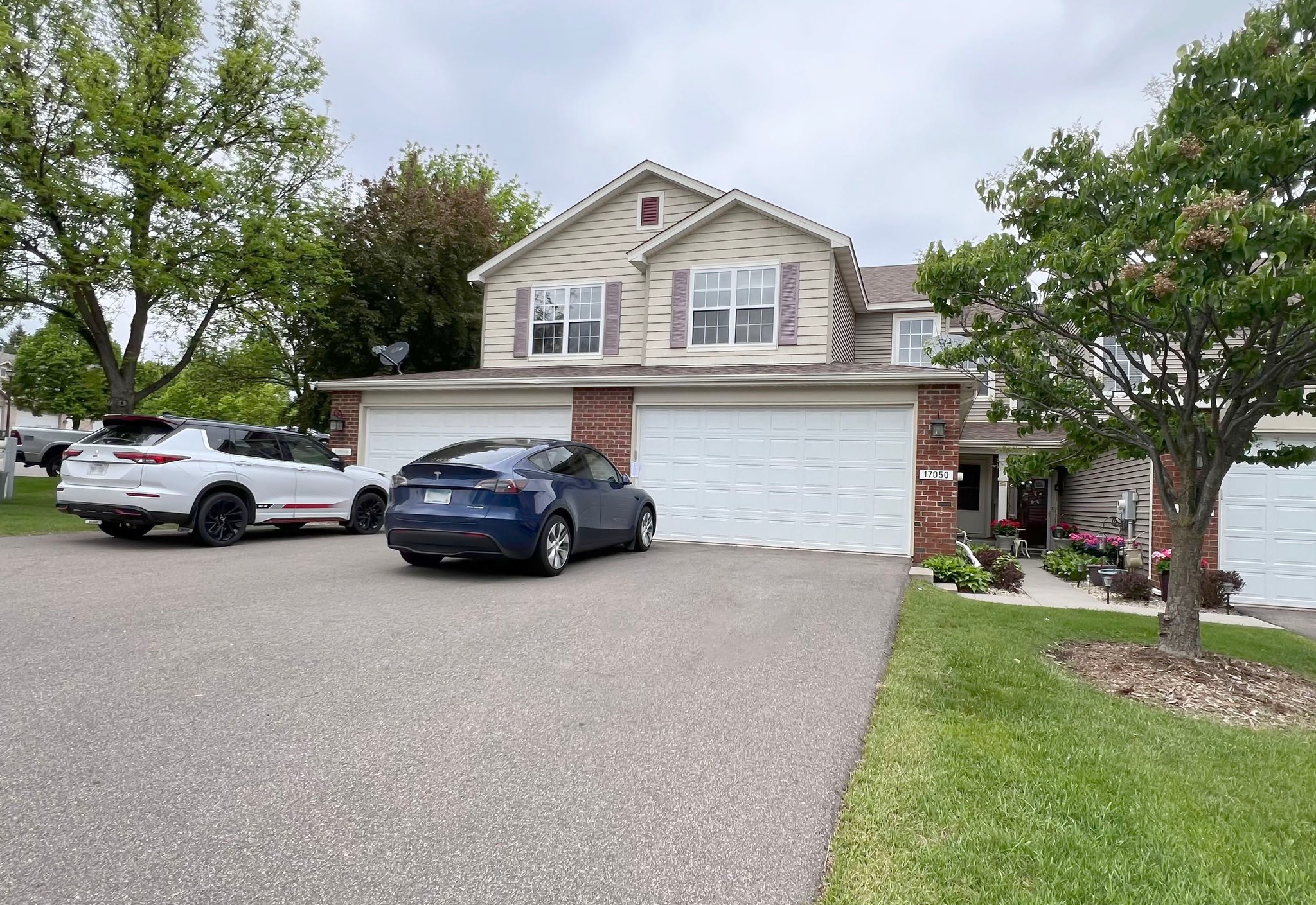 Maple Grove Townhome: 17050 78th Pl N