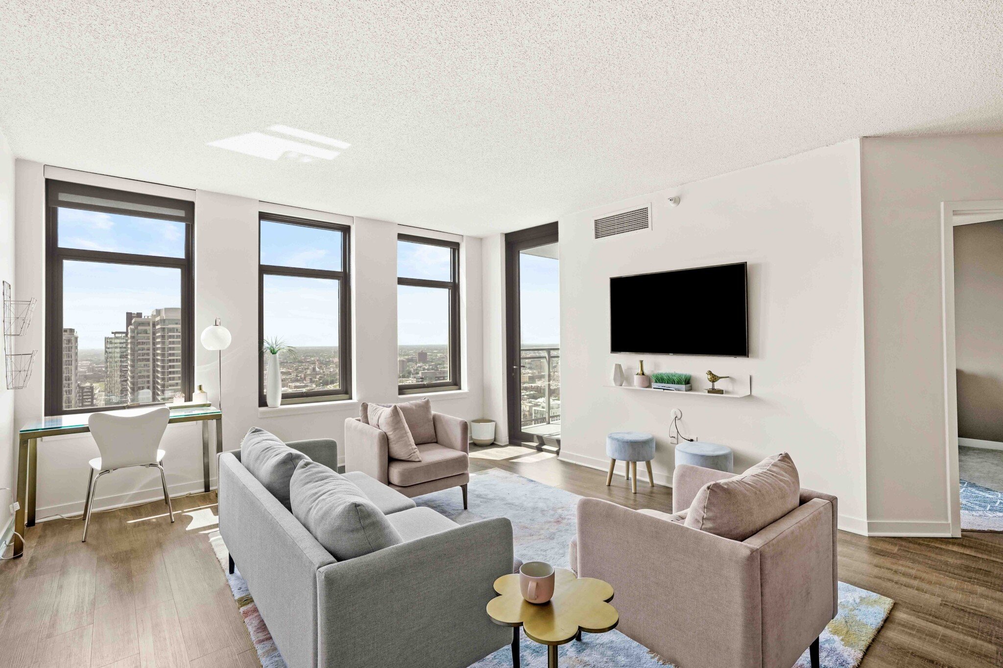 Chicago Condo: 575 W Kinzie St