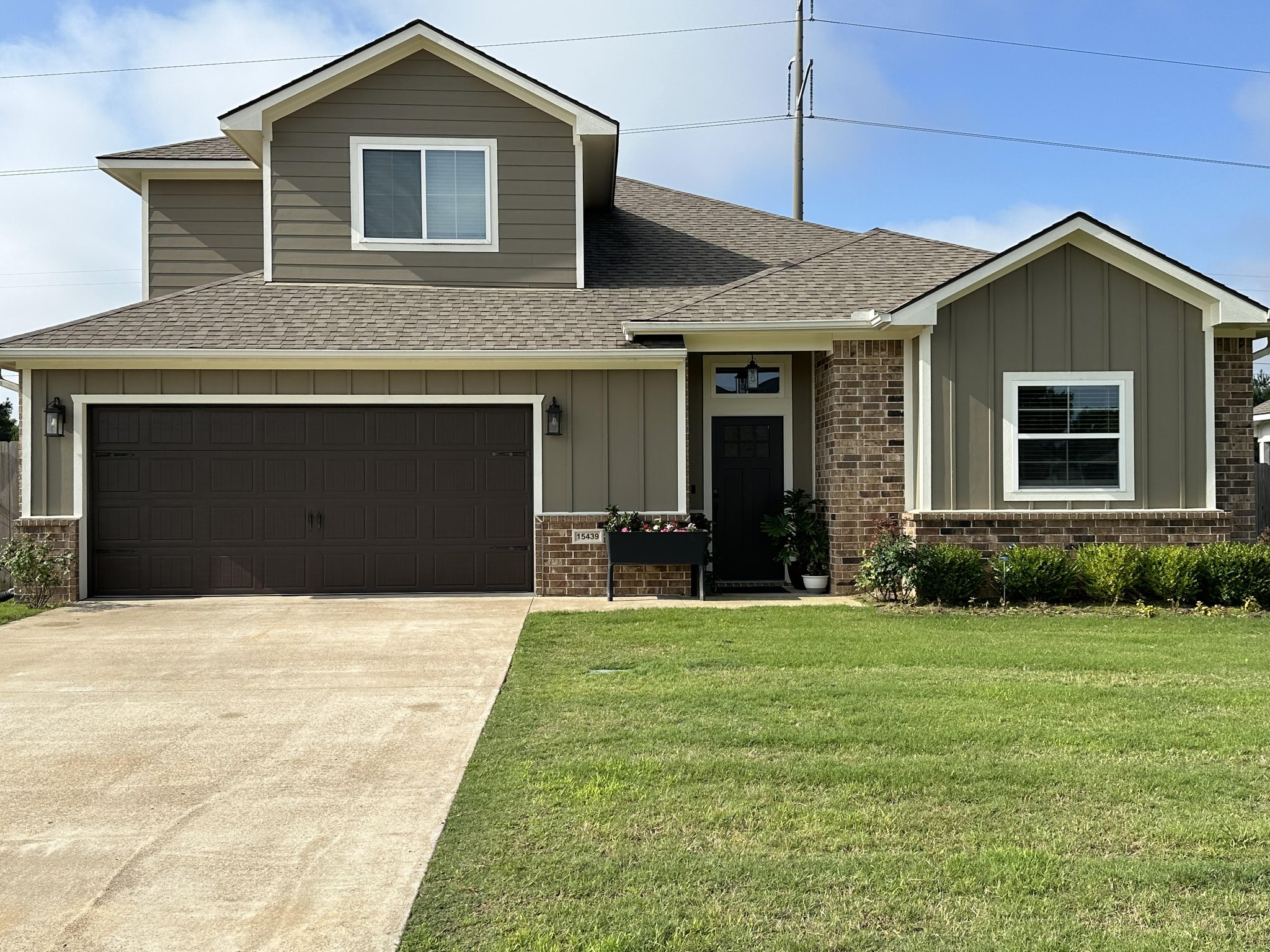 Lindale House: 15439 Anna Ln