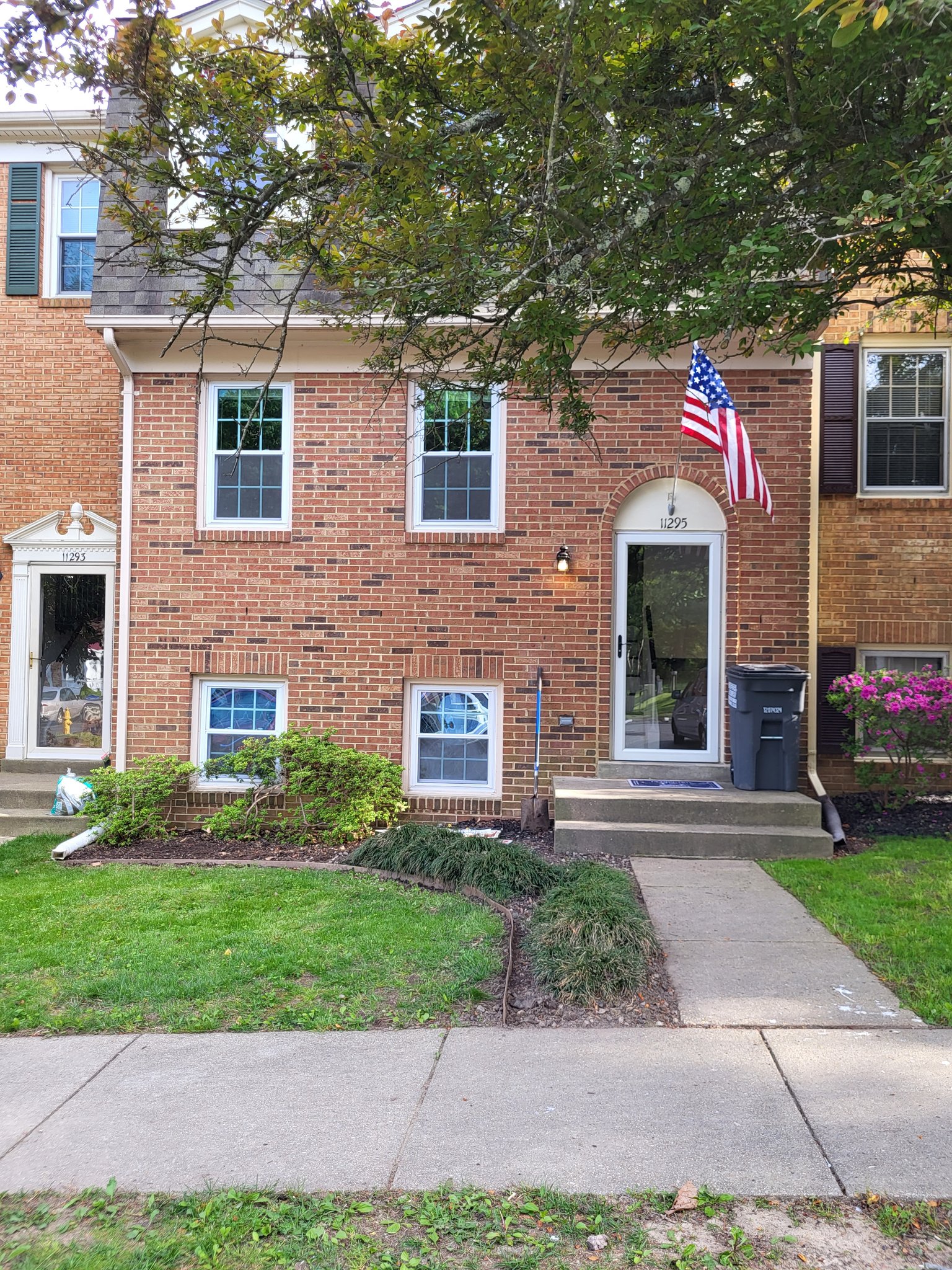 woodbridge Townhome: 11295 Edgemoor Ct.
