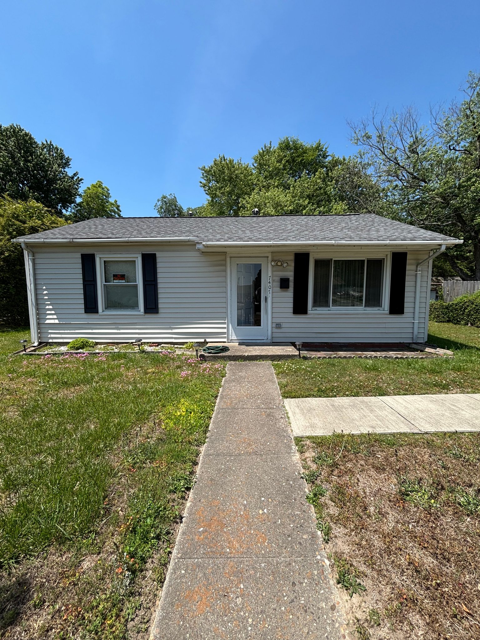 Newport News House: 7407 Orcutt Ave