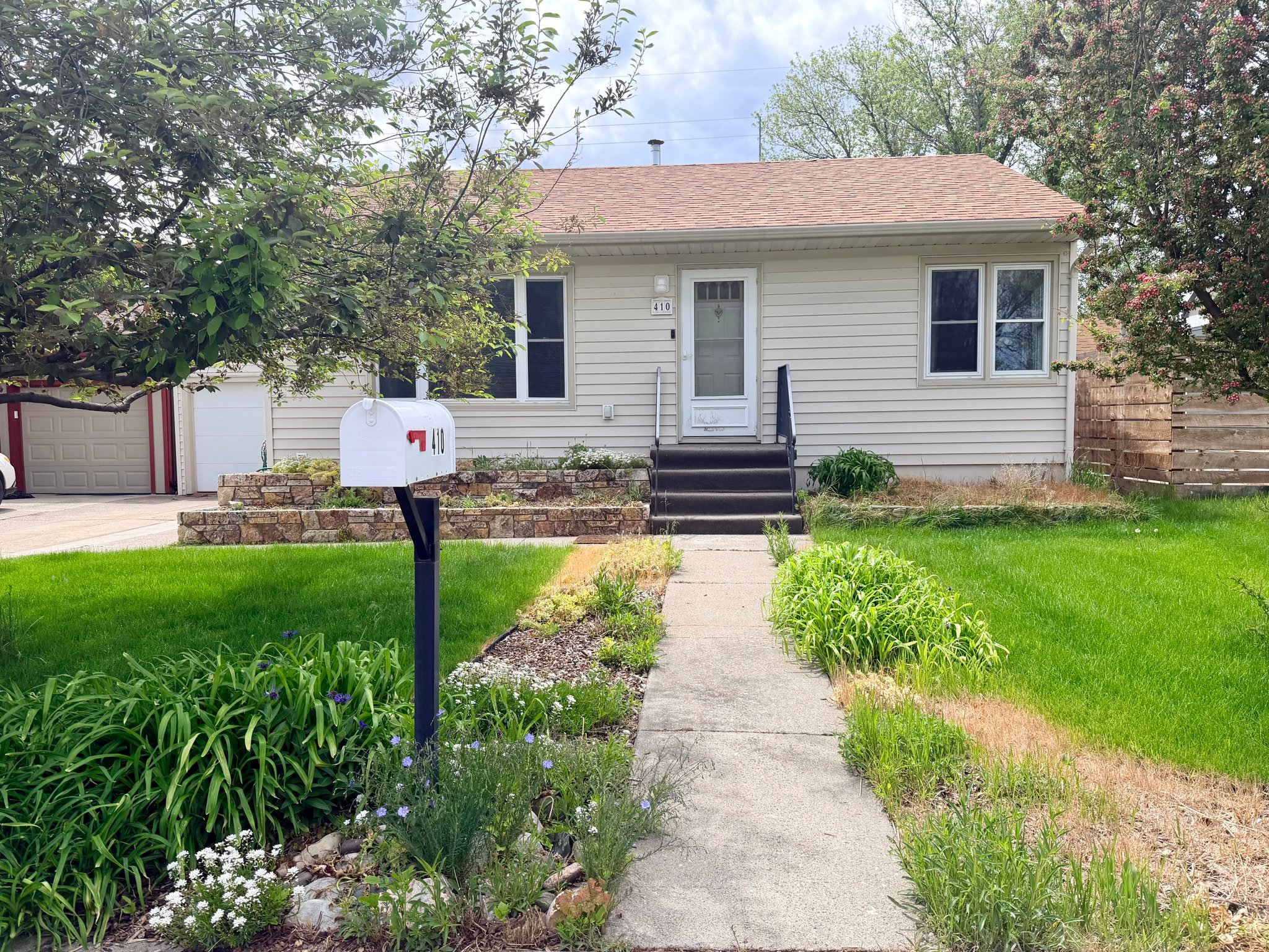 Livingston House: 410 S 11th Street