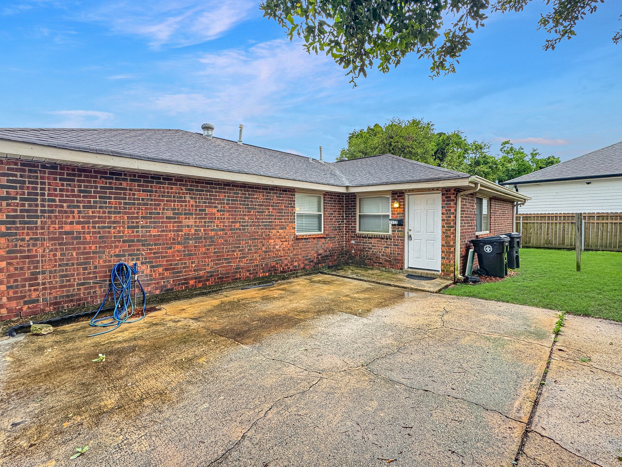 New Orleans Townhome: 2512 Mexico Street