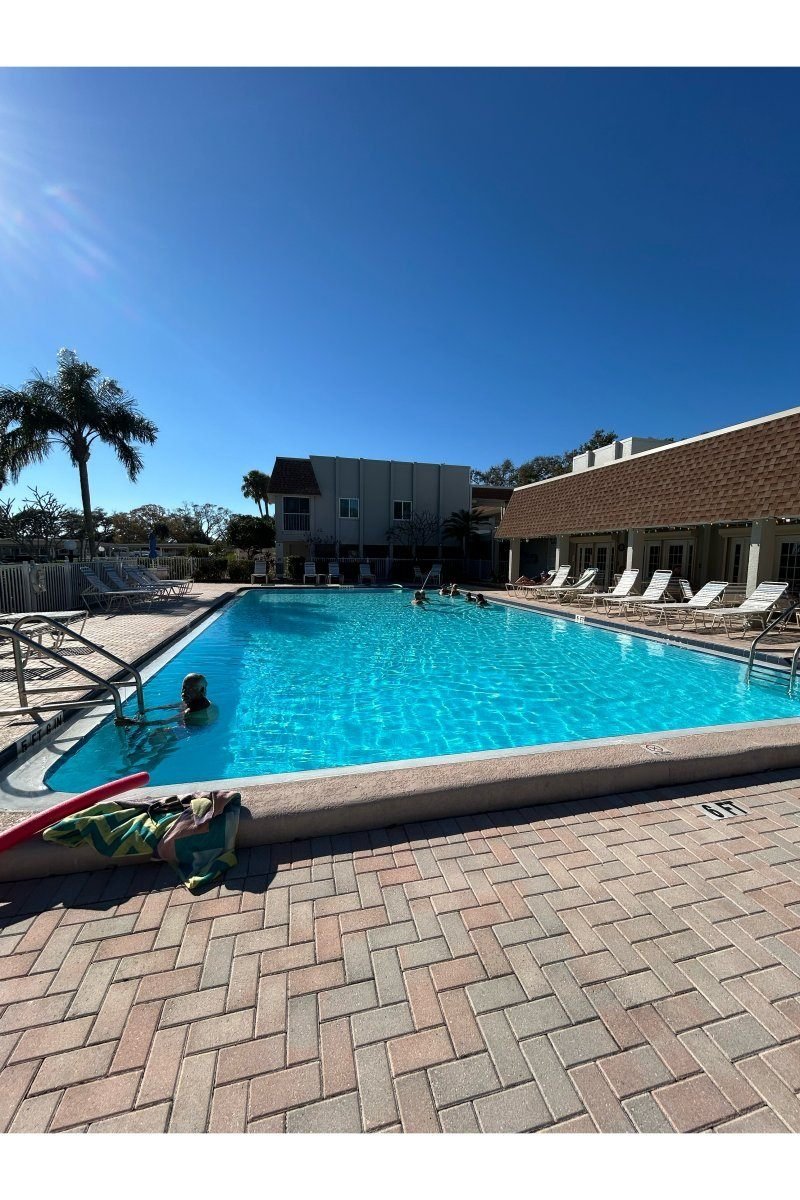 Sarasota Condo: 1540 Glen Oaks Drive E