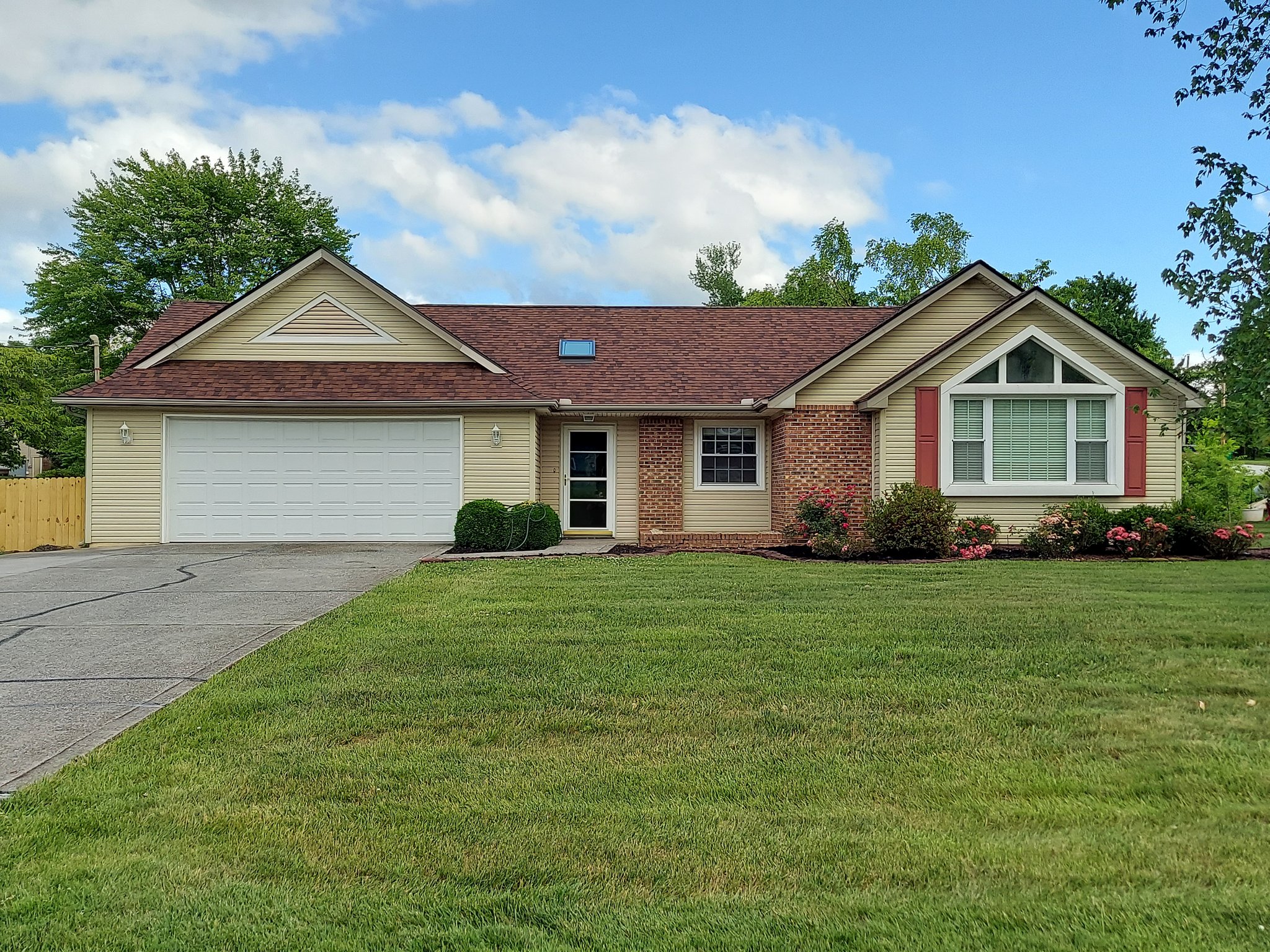 Knoxville House: 1335 Windamere Rd