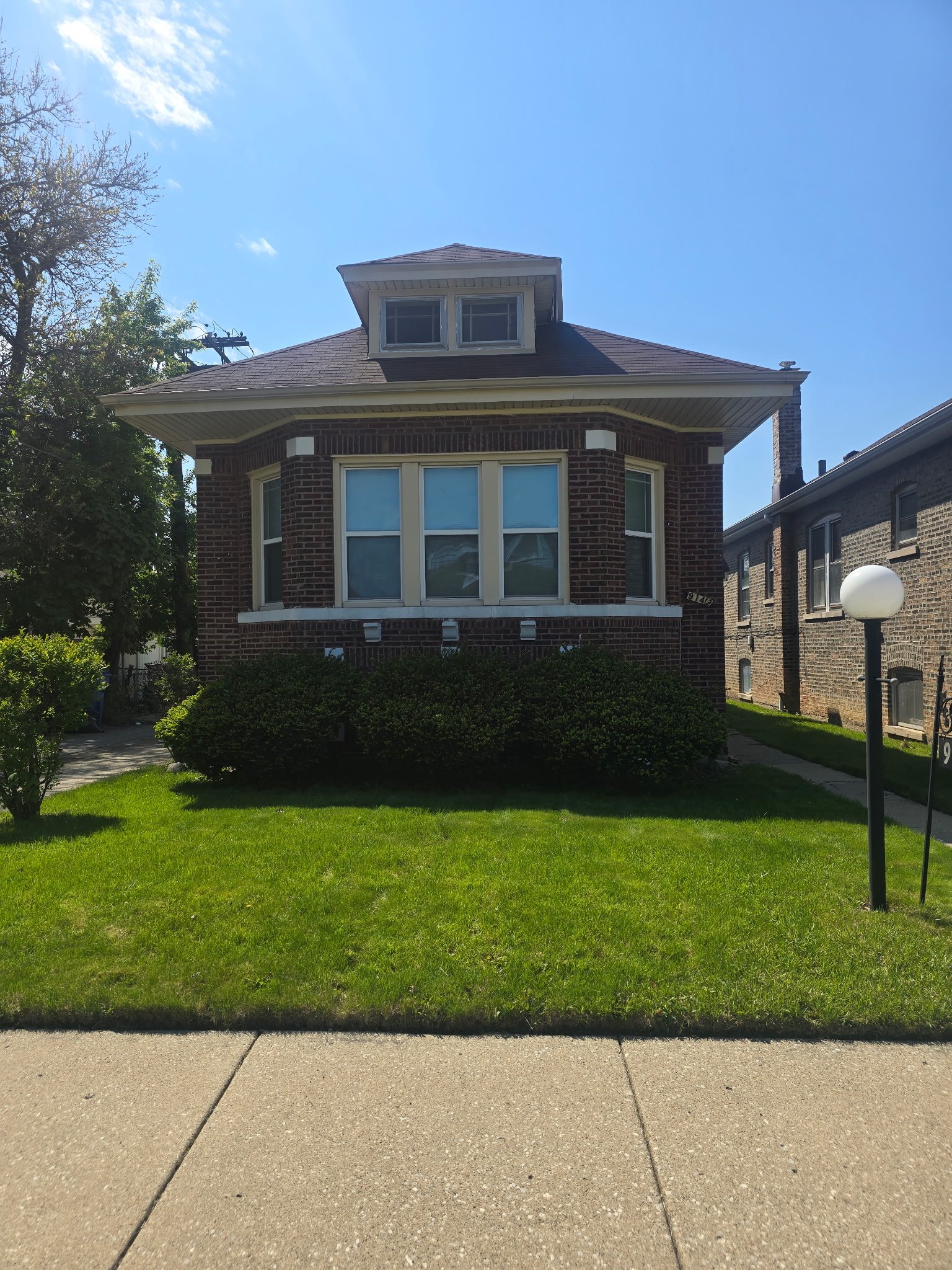 Chicago House: 9142 S Paulina St.