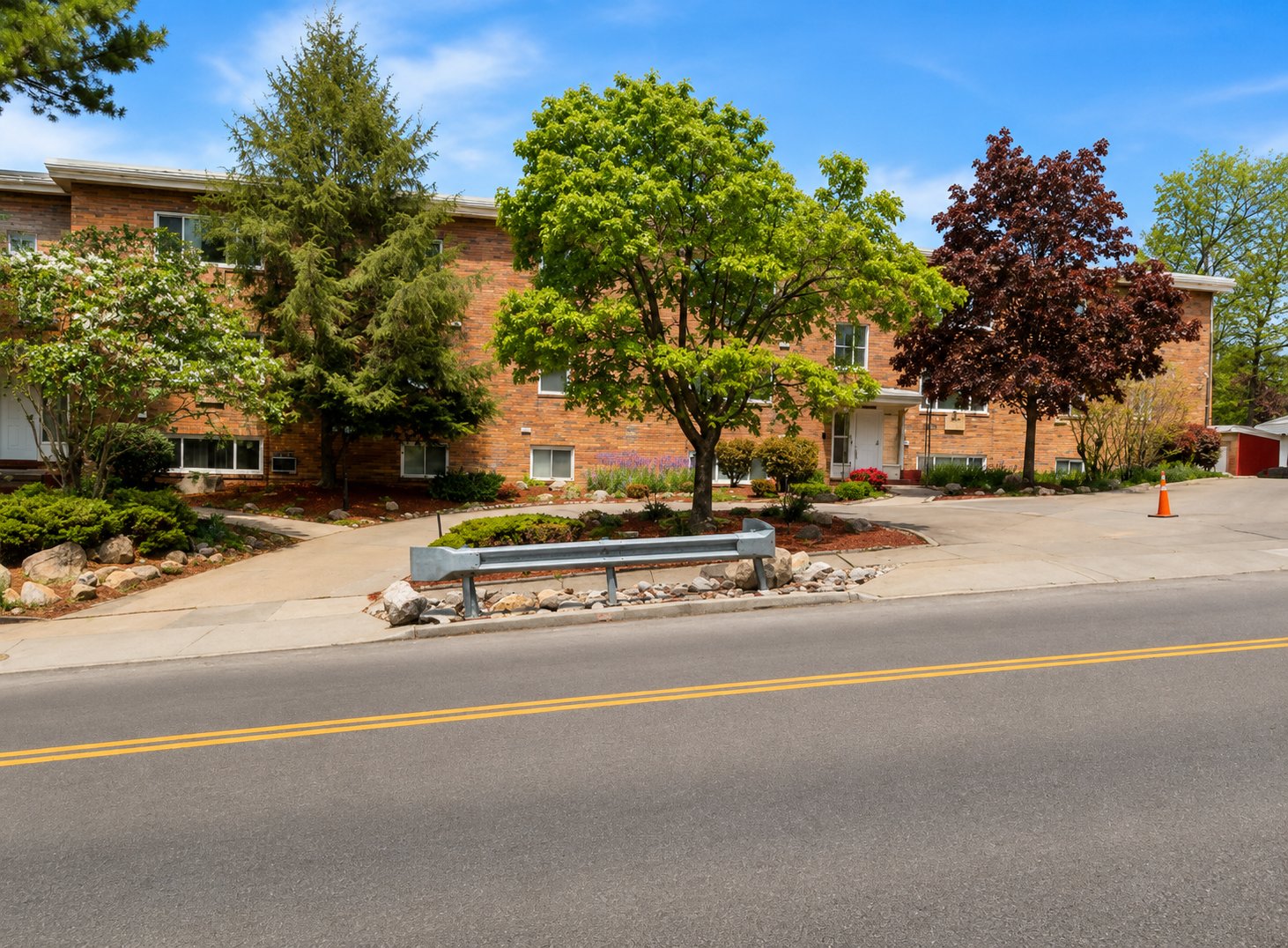 EUCLID Apartment: 21253 CHARDON RD