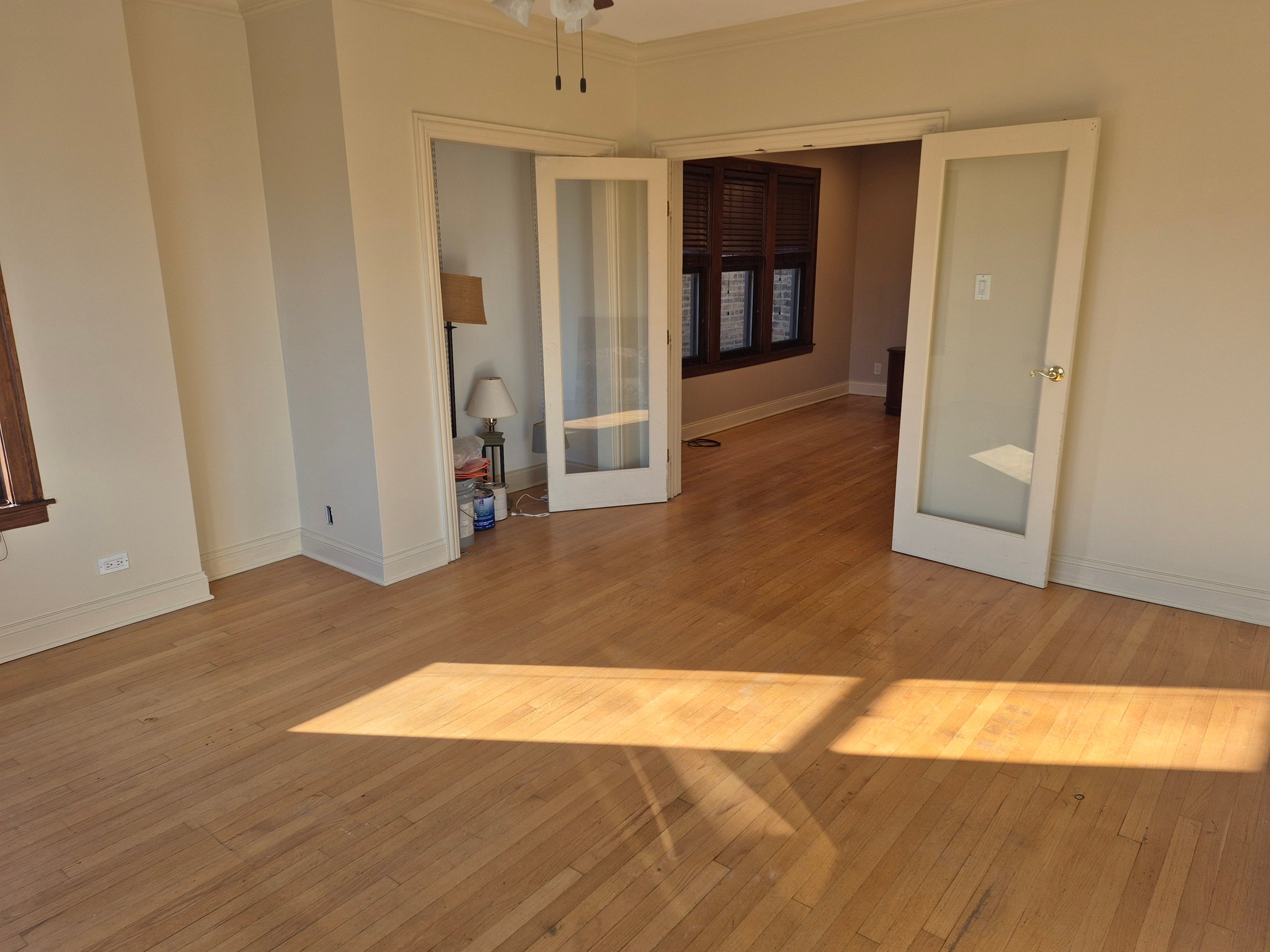 Chicago Apartment: 5614 W Melrose St
