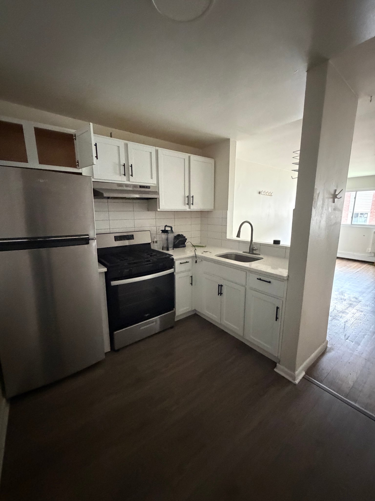 Orange Apartment: 473 Park Ave