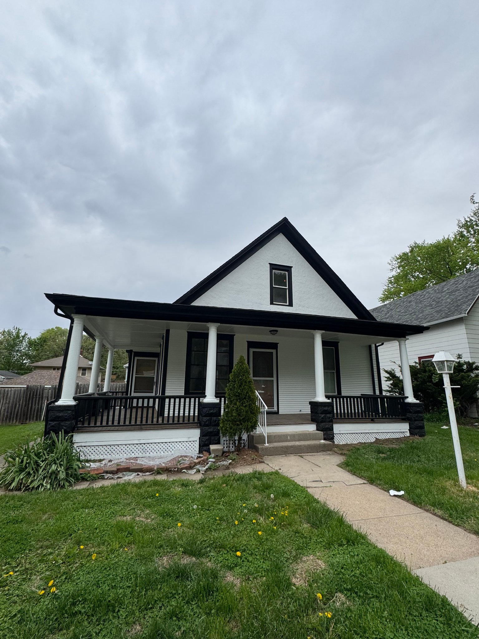 Council Bluffs House: 221 Lincoln Ave