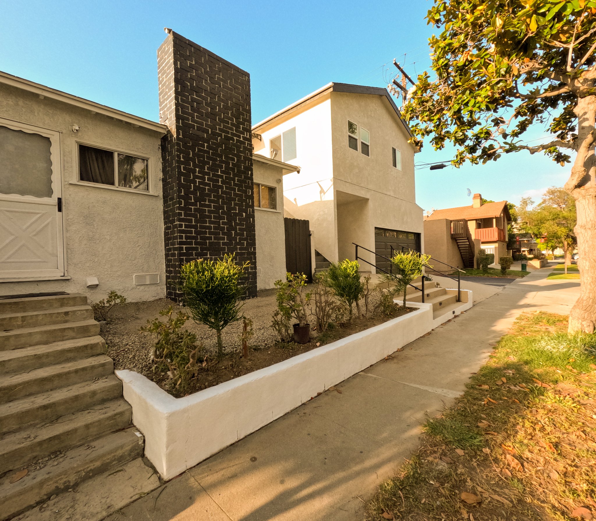 Lakewood Apartment: 4904 Coke Ave