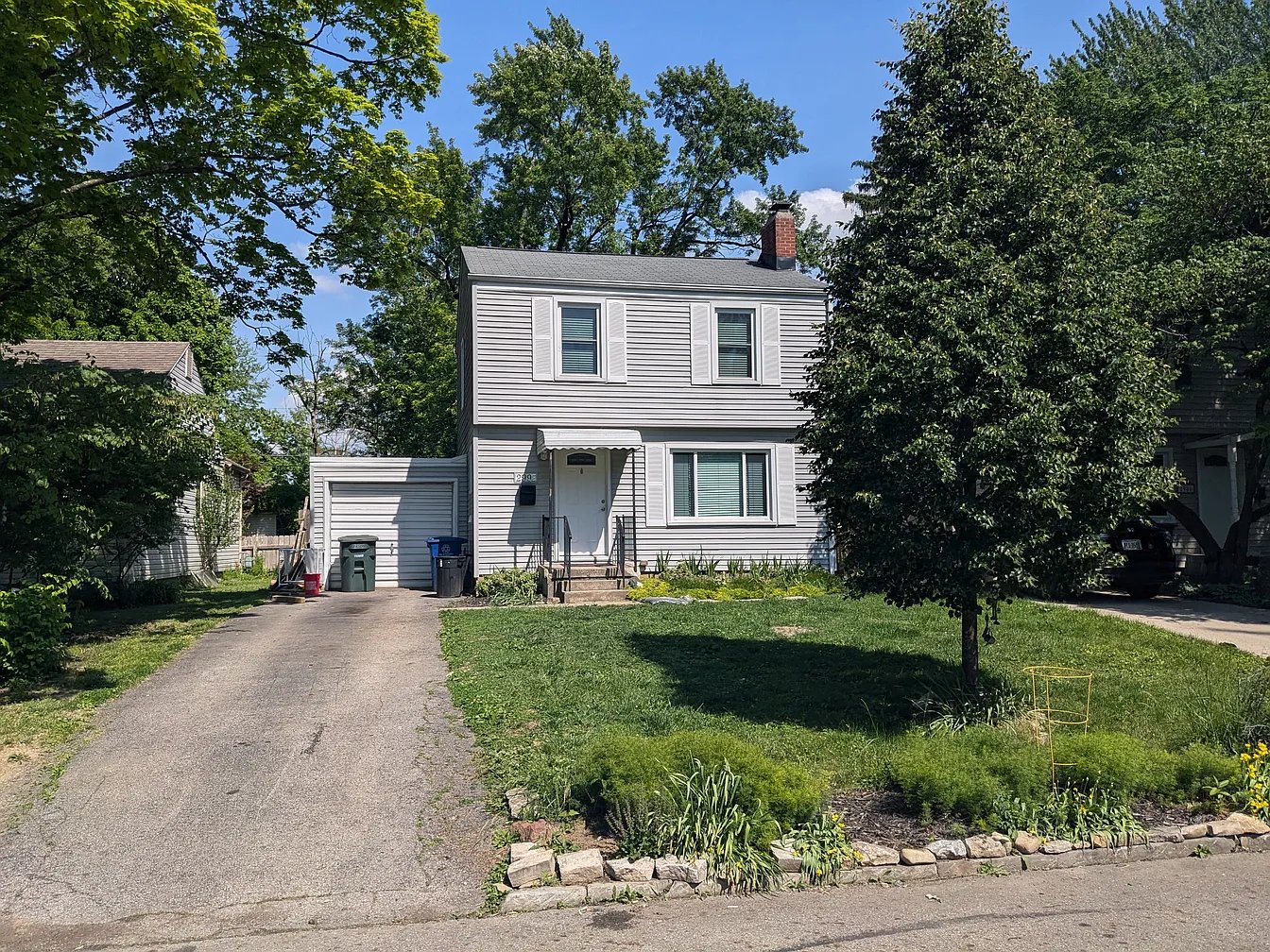 Columbus House: 2992 Bremen St