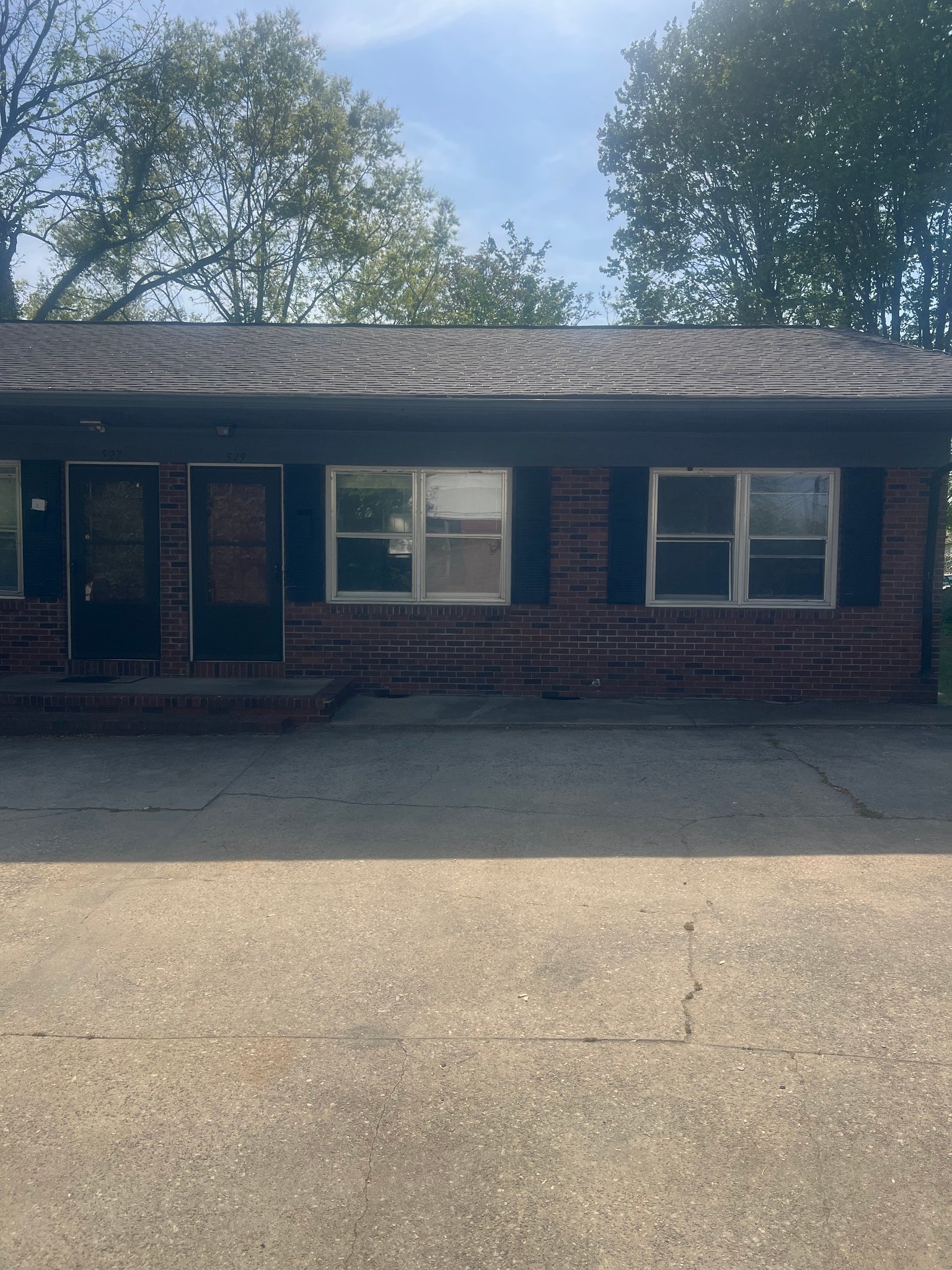 Statesville Apartment: 529 E Sharpe St