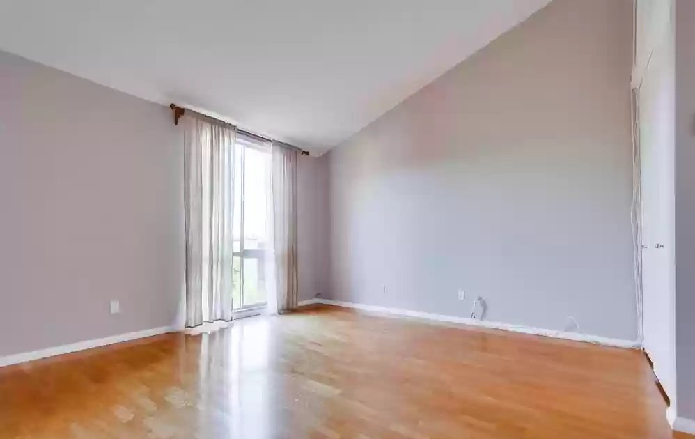 La Jolla Condo: 6455 La Jolla Blvd