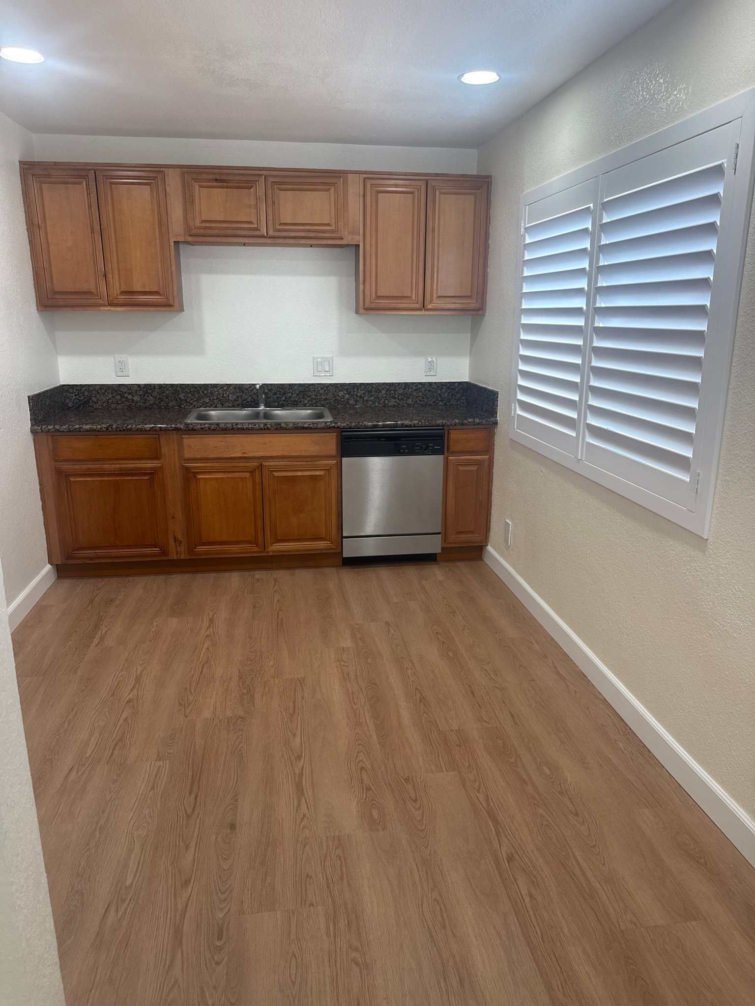 Rialto Apartment: 1046 N Vista Ave