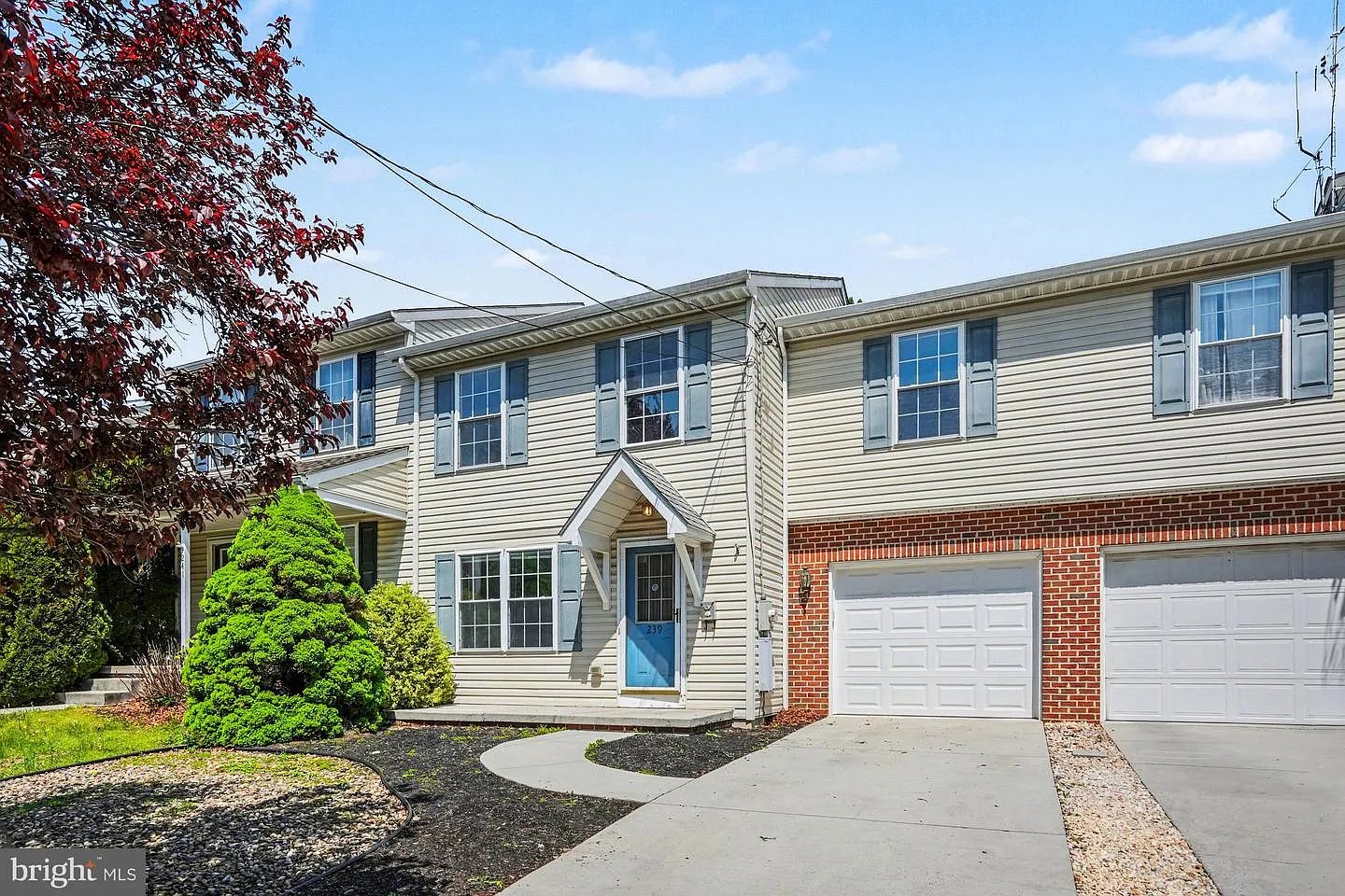 Carlisle Townhome: 239 G St
