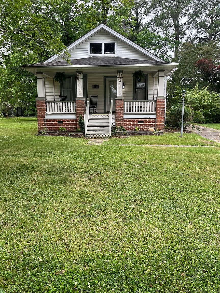 Chesapeake House: 1407 Hawthorne Dr