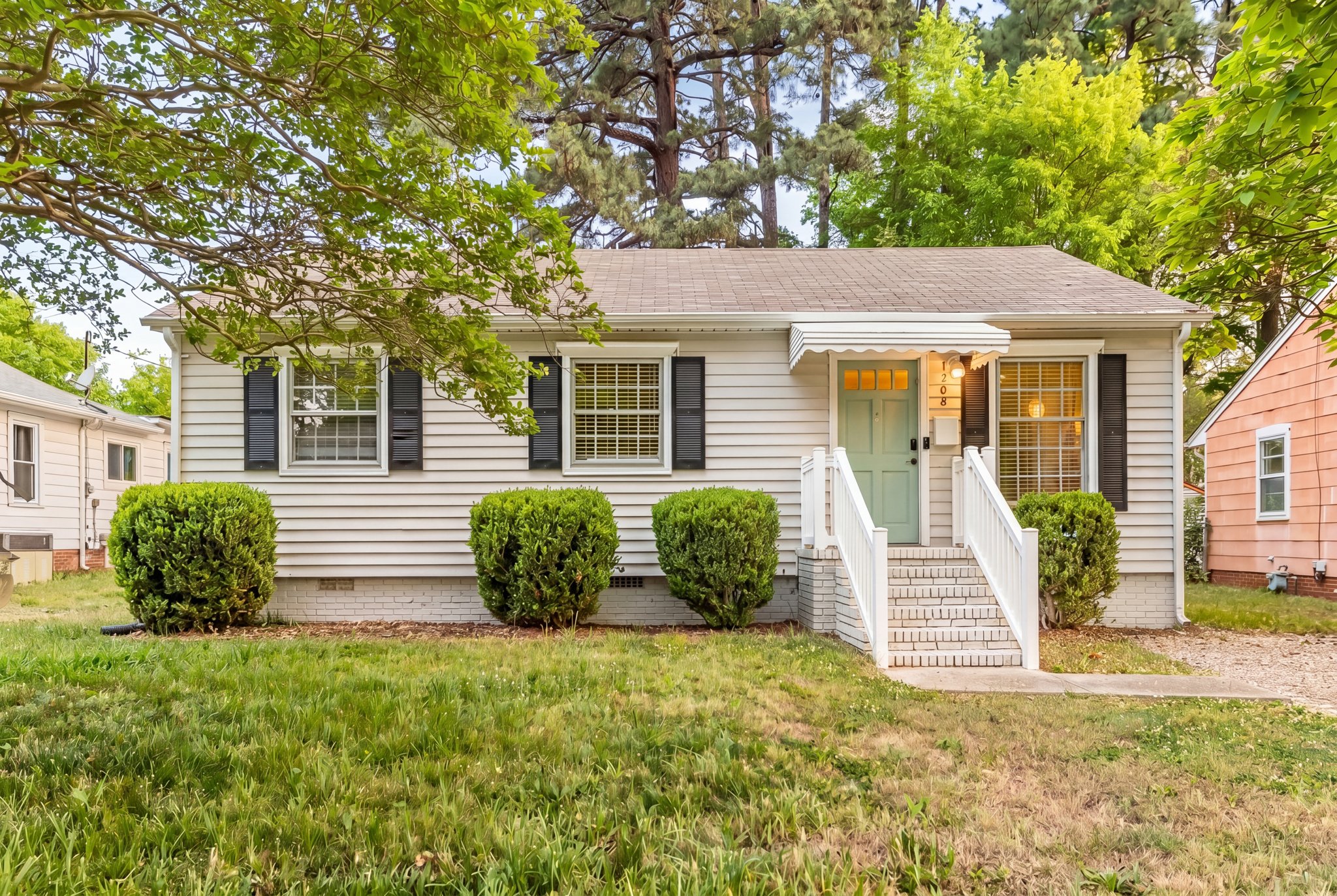 Durham House: 1208 W Murray Ave